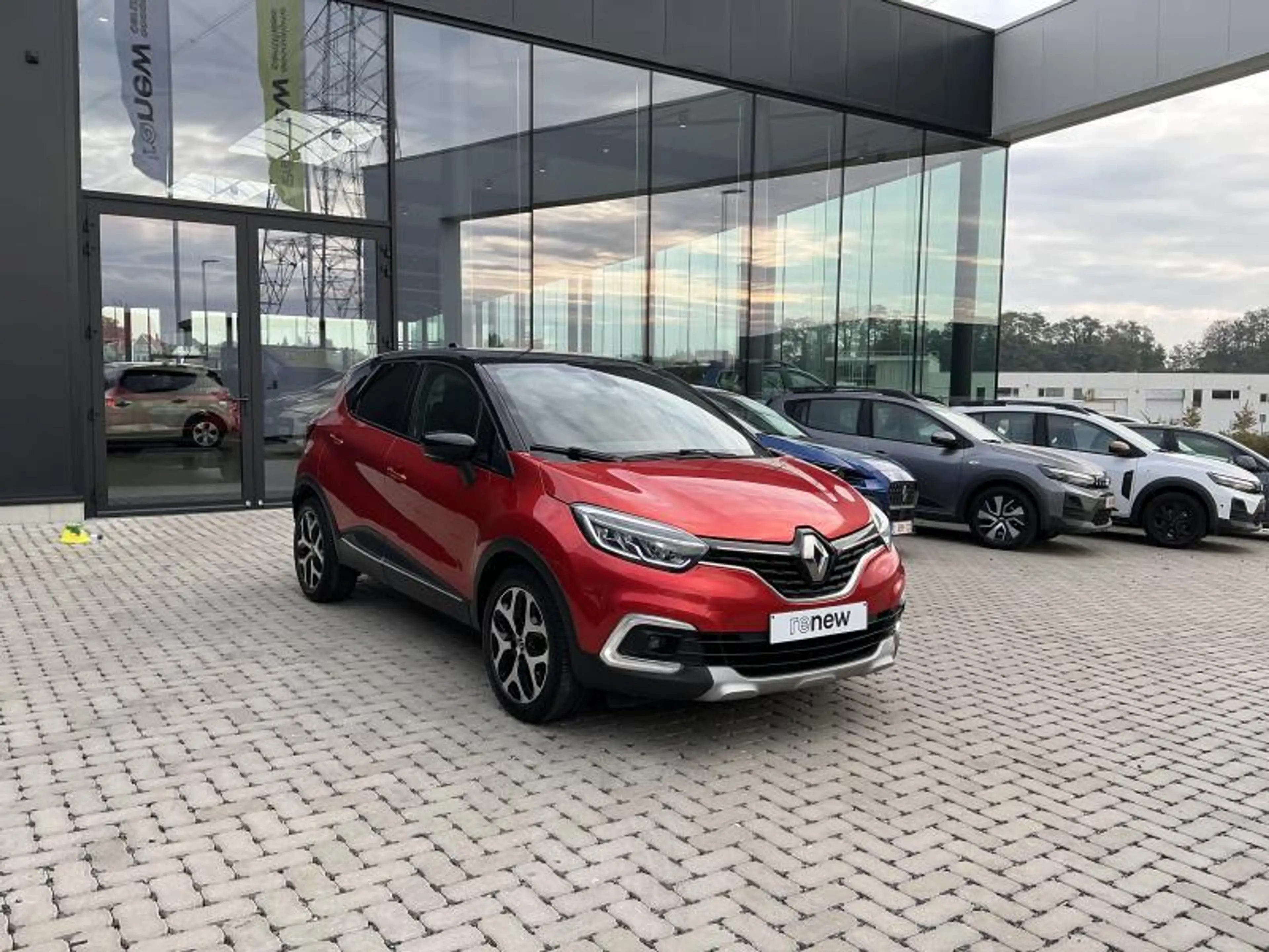Renault Captur INTENS ENERGY 120 EDC — photo 3