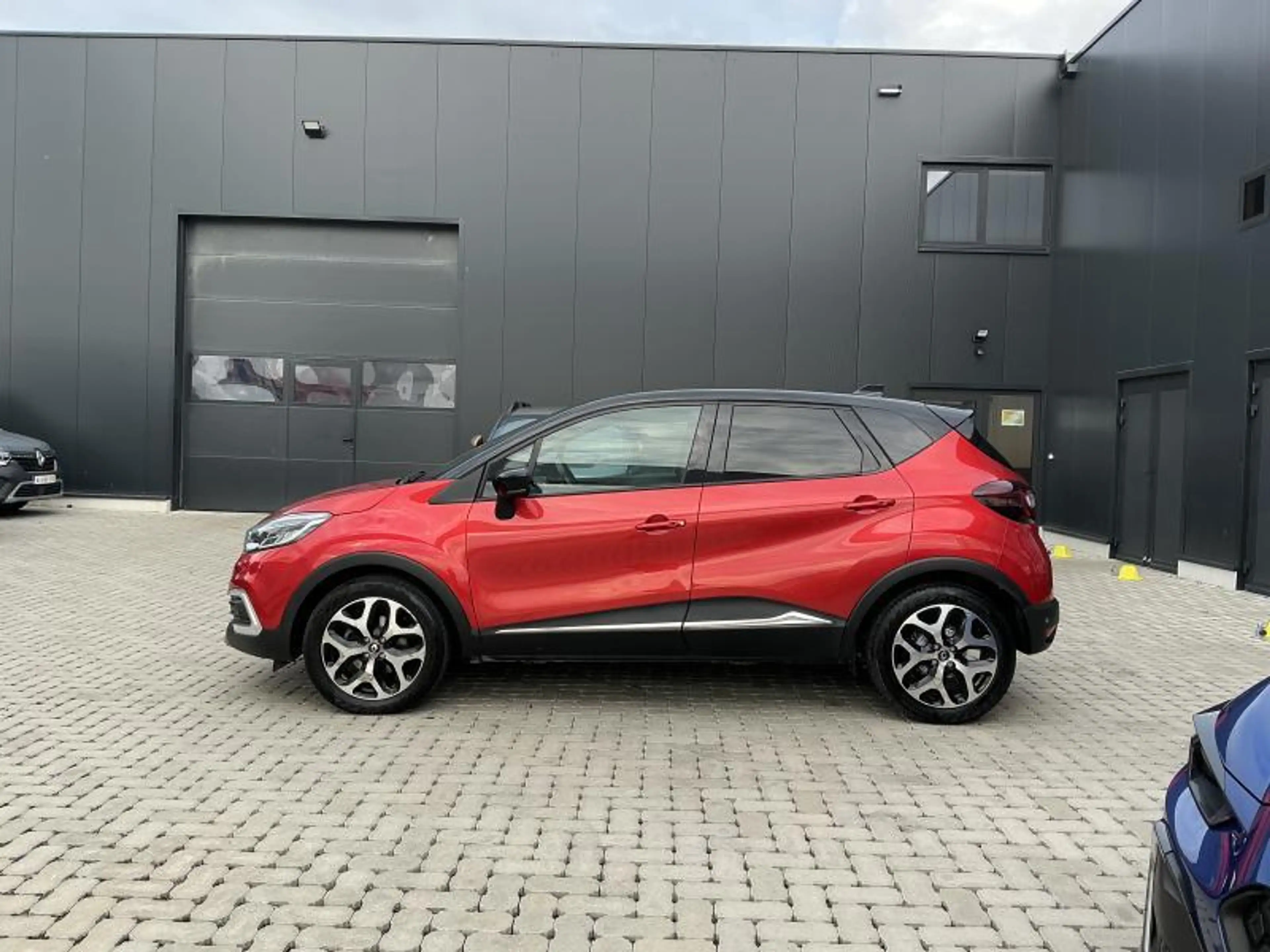 Renault Captur INTENS ENERGY 120 EDC — photo 8