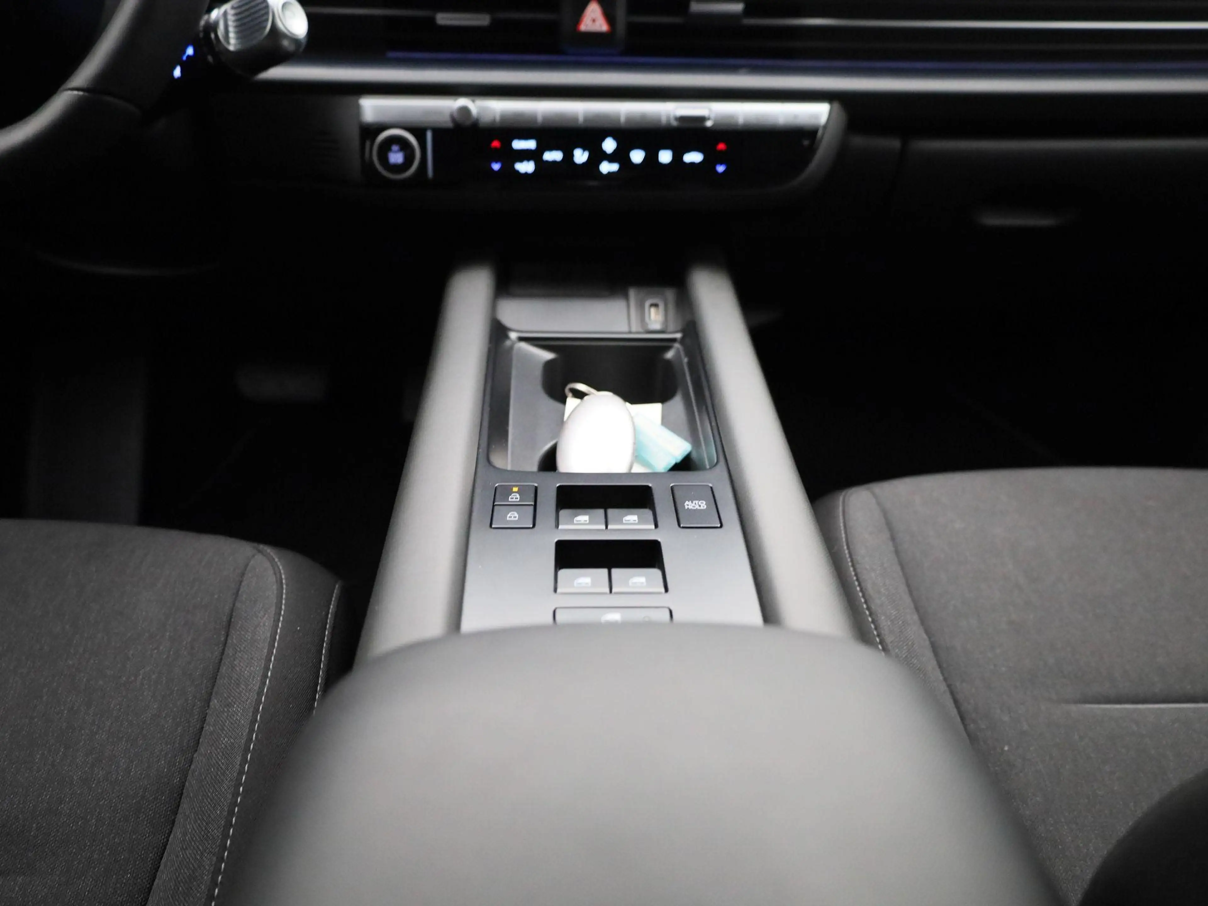 Hyundai IONIQ 6 53 kWh Core Plus SOH 97.7% | NAVI | LED | CARPLAY — photo 10