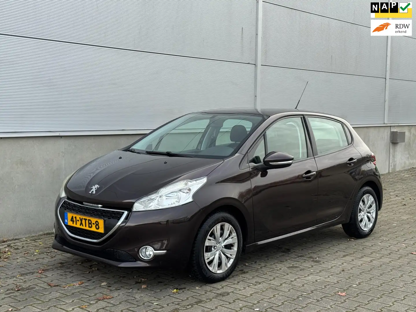 Peugeot 208 1.2 VTi Blue Lease AIRCO|CRUISE|ISOFIX|APK|NAP| Rouge - 1