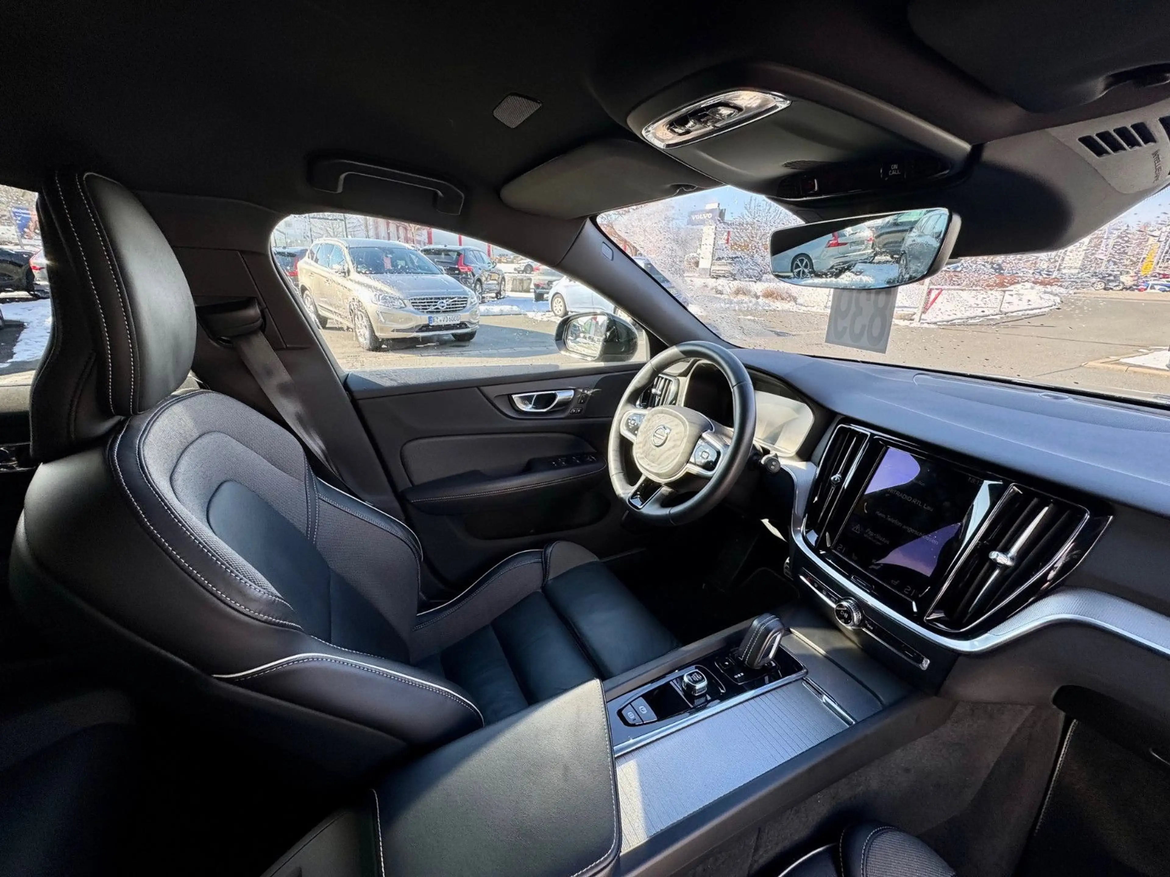 Volvo V60 B4 Diesel Kombi R-Design 8-Gang — photo 15