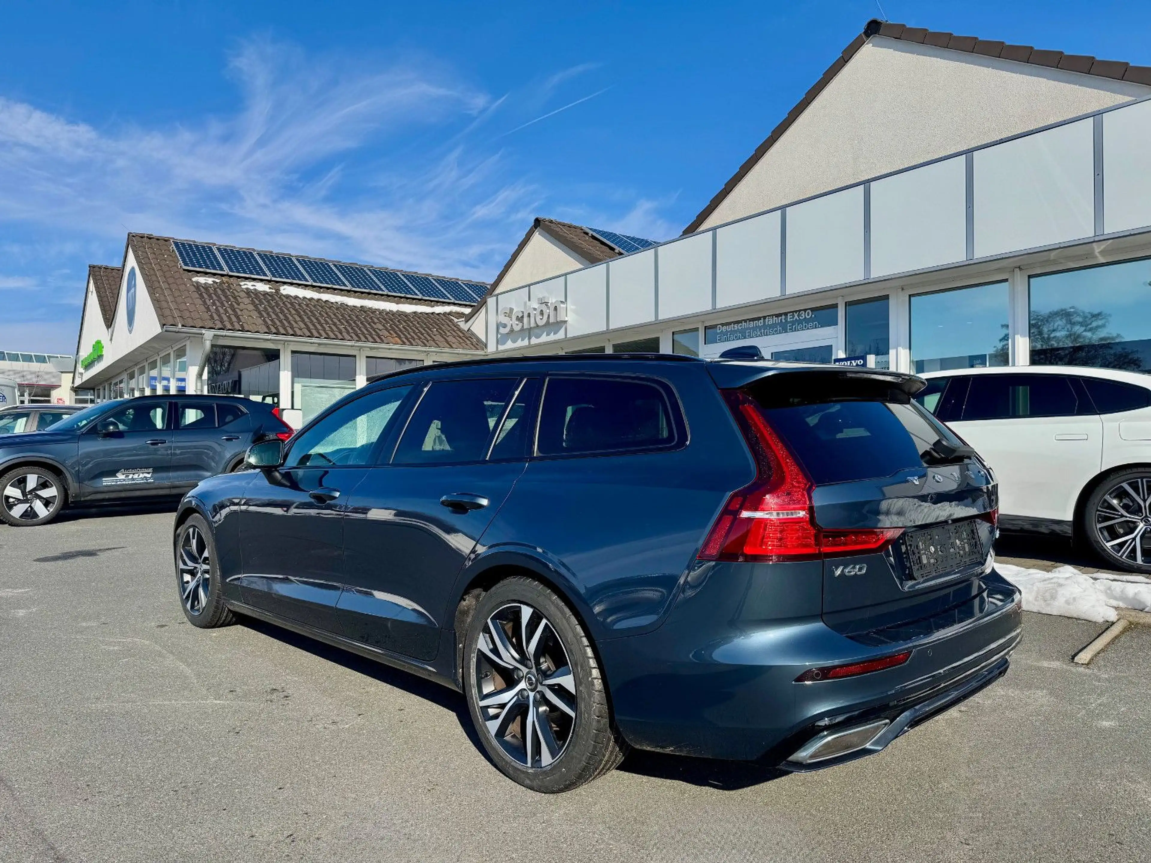 Volvo V60 B4 Diesel Kombi R-Design 8-Gang — photo 2