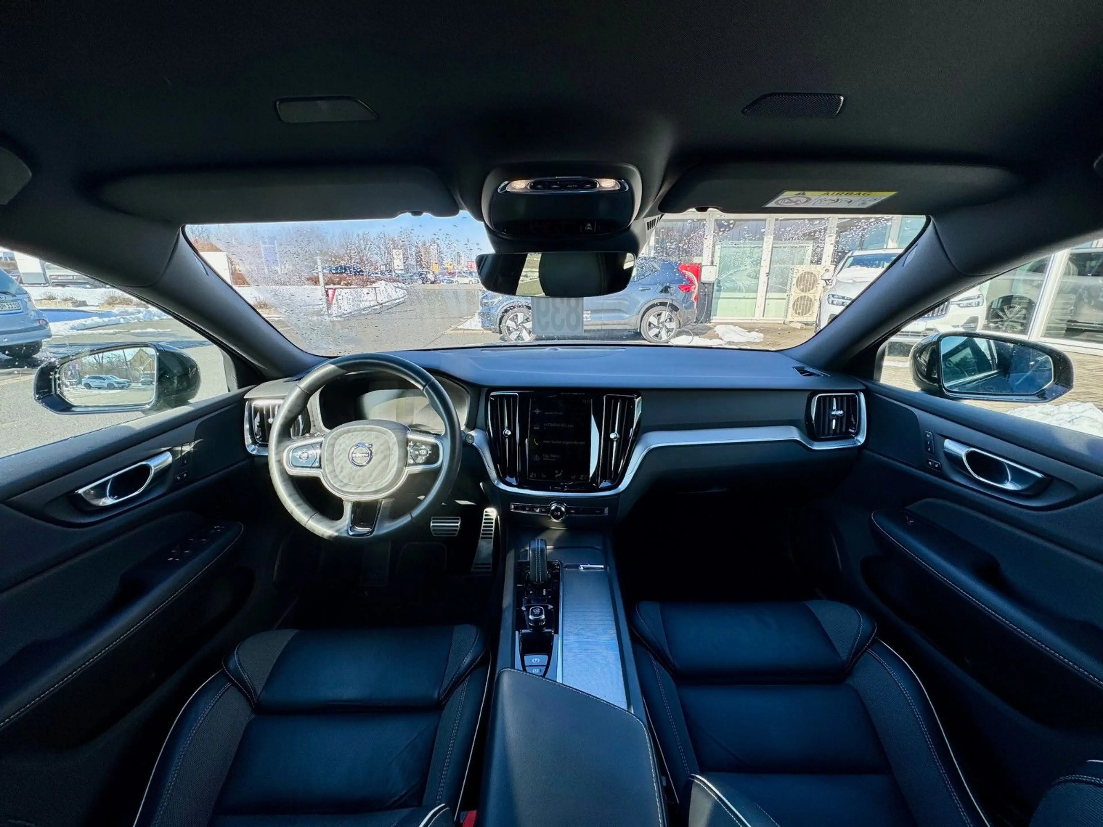 Volvo V60 B4 Diesel Kombi R-Design 8-Gang — photo 12