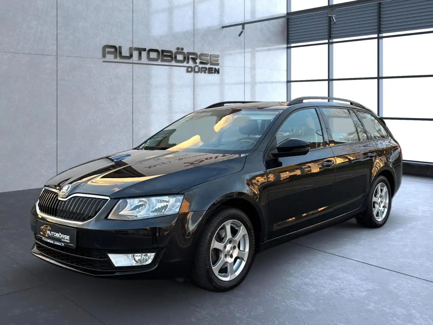 Skoda Octavia 2.0l Automatik/Navi/PDC/SHZ Noir - 1