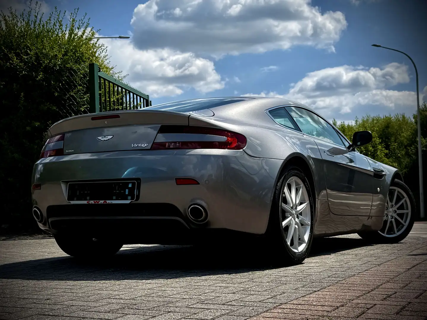 Aston Martin Vantage 4.3i V8 Sportshift Gris - 2