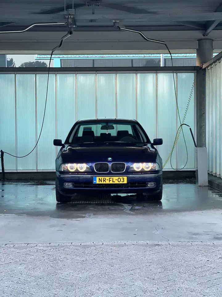 BMW 523i, foto 2