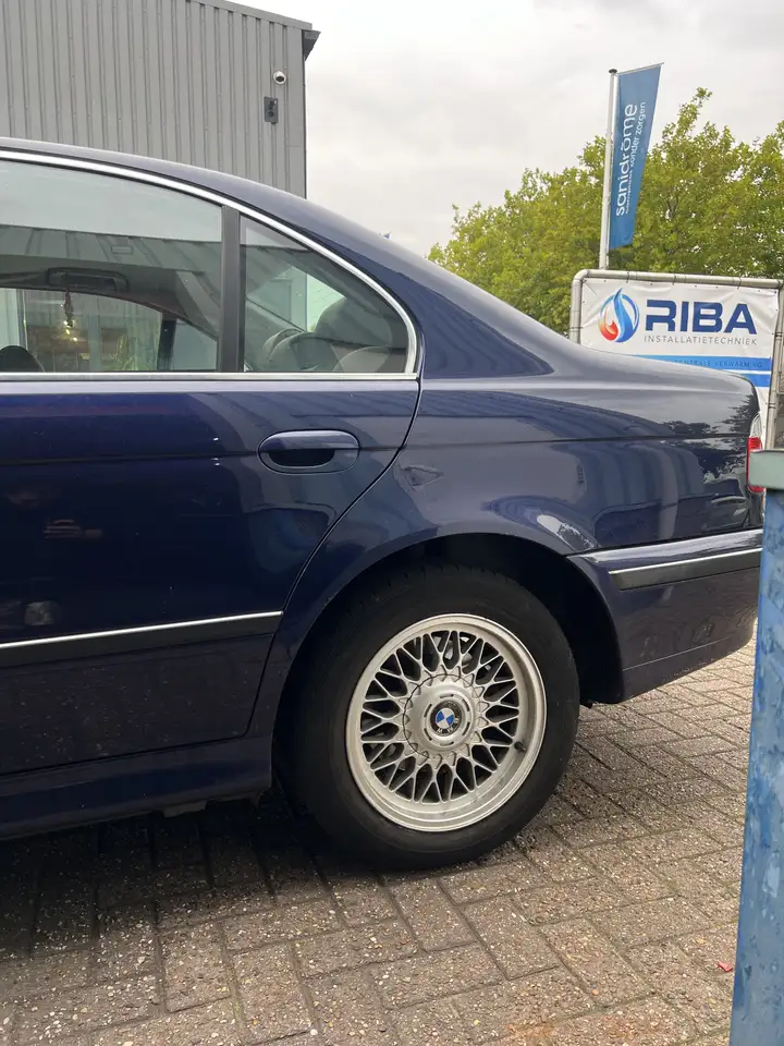 BMW 523i, foto 3