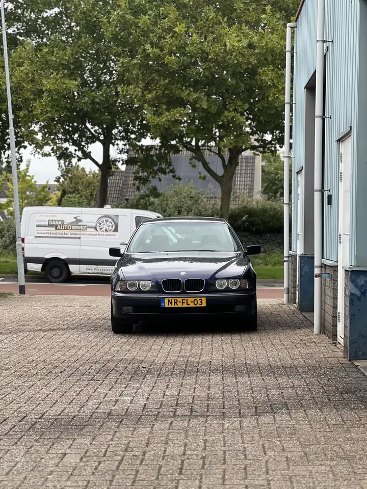 BMW 523i, foto 6
