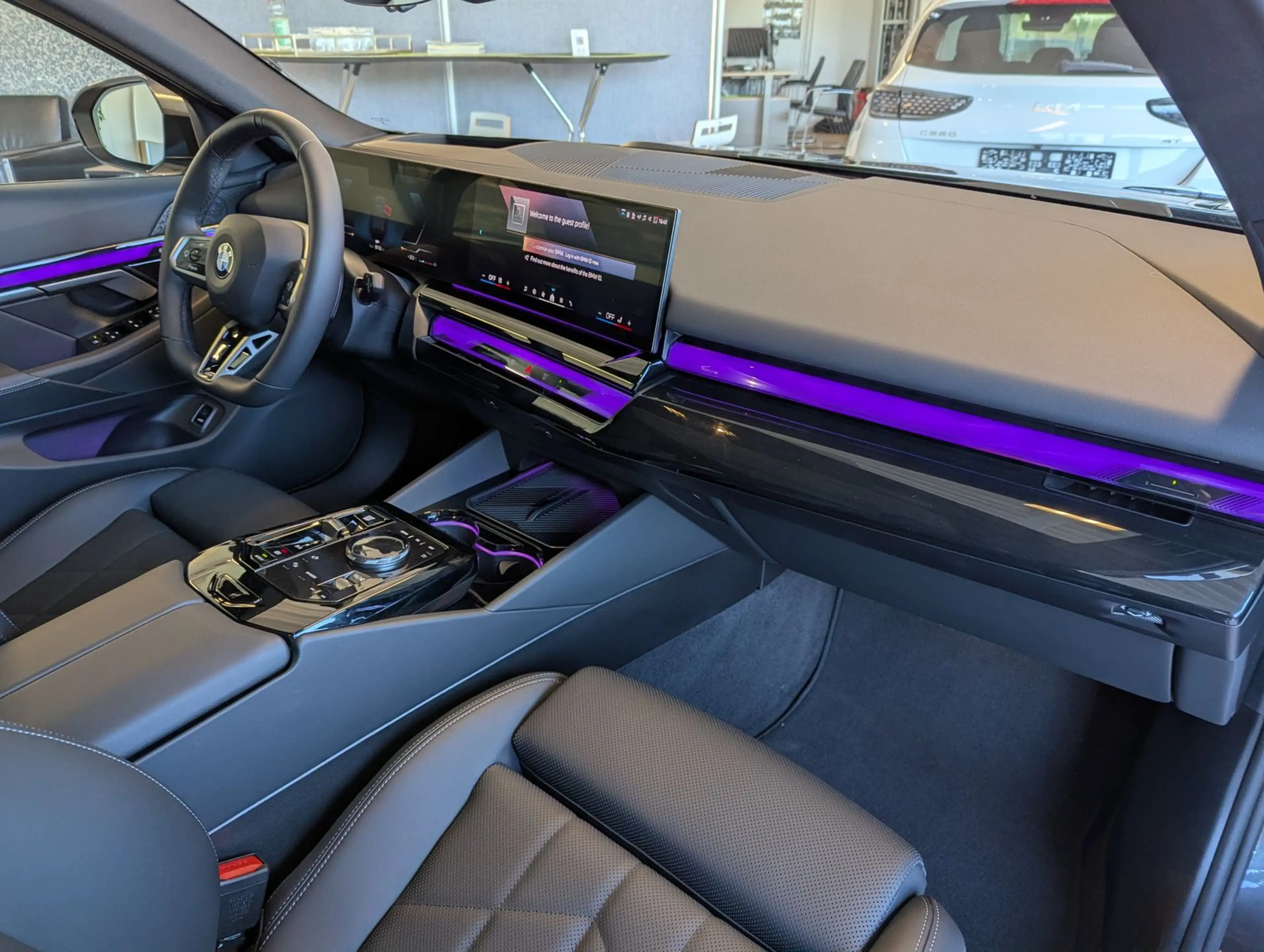BMW 540 d xD M-Sport PRO Pano Innov. Travel AHK 20" — photo 4