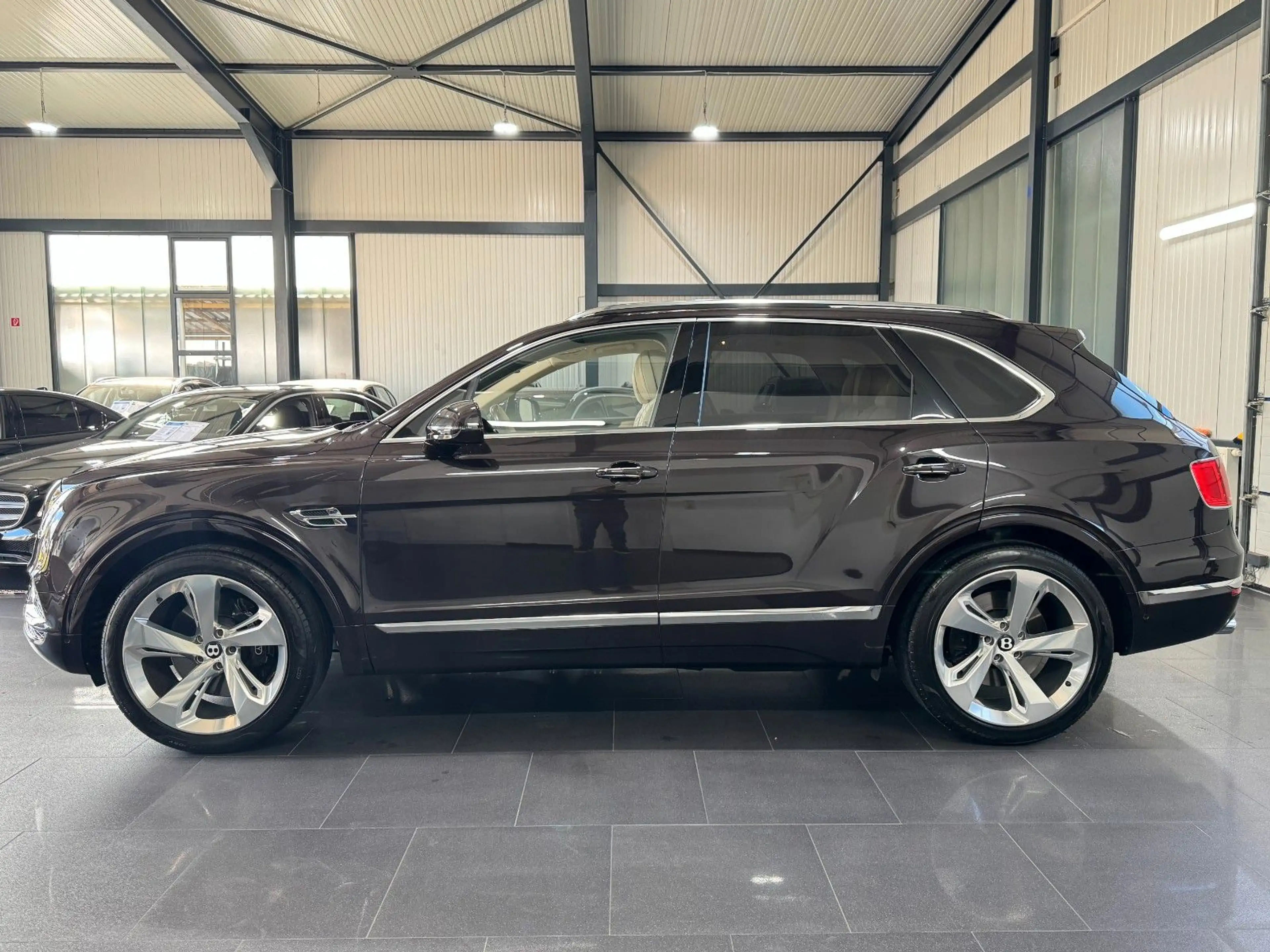 Bentley Bentayga 6.0 W12 Mulliner | APPLE-CAR | PANO | — photo 2