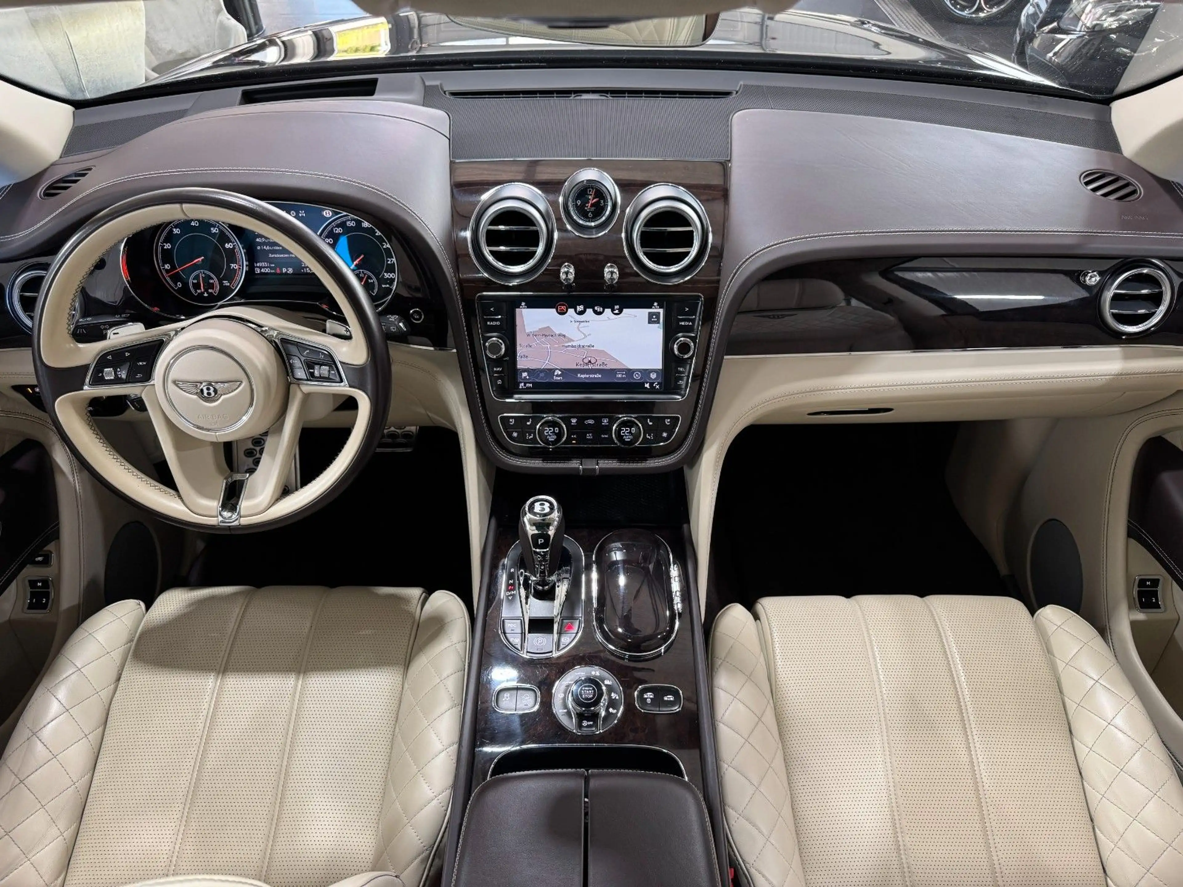 Bentley Bentayga 6.0 W12 Mulliner | APPLE-CAR | PANO | — photo 6