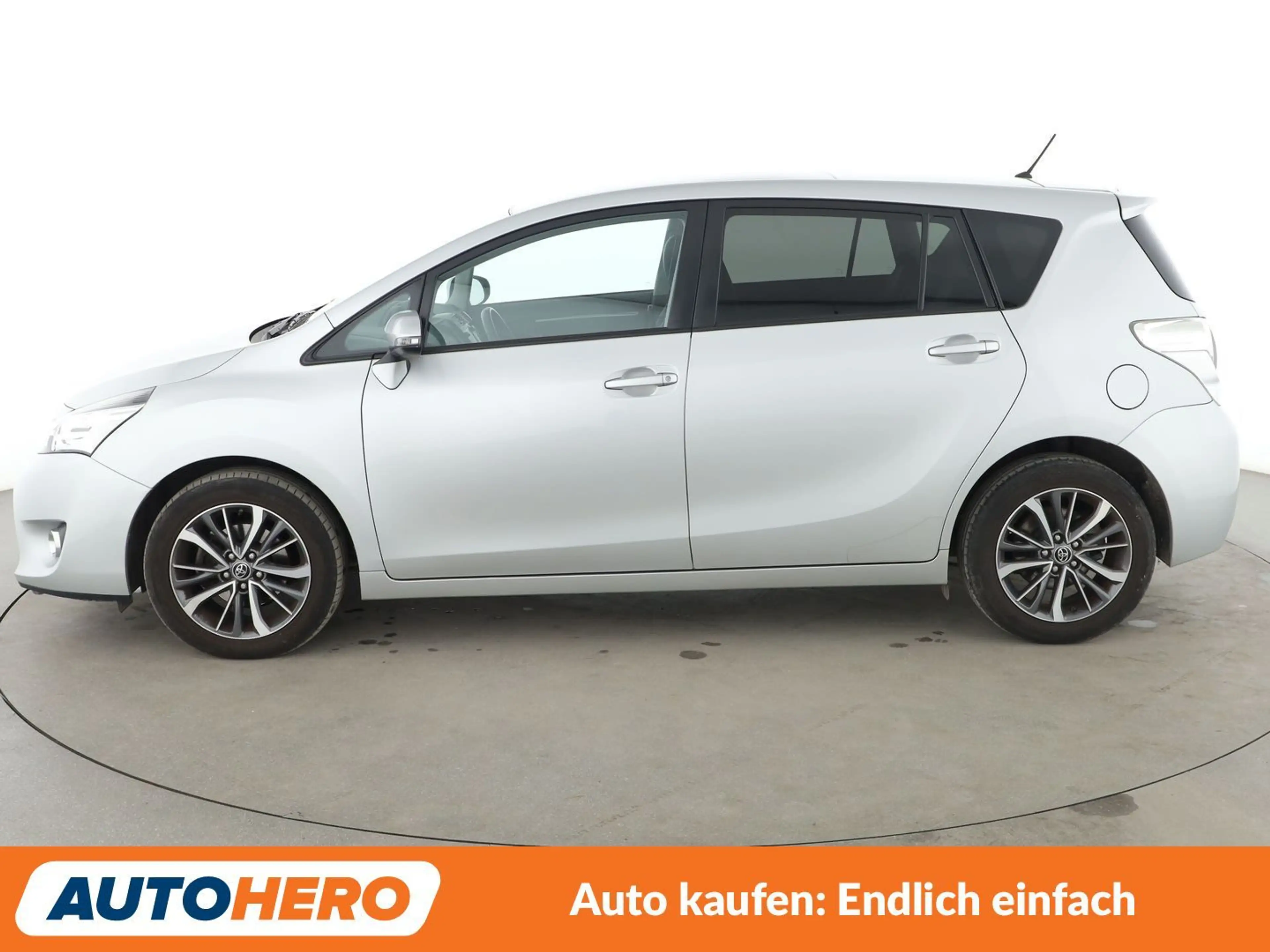 Toyota Verso 1.8 Comfort Aut*NAVI*TEMPO*CAM*SHZ*AHK* — photo 3