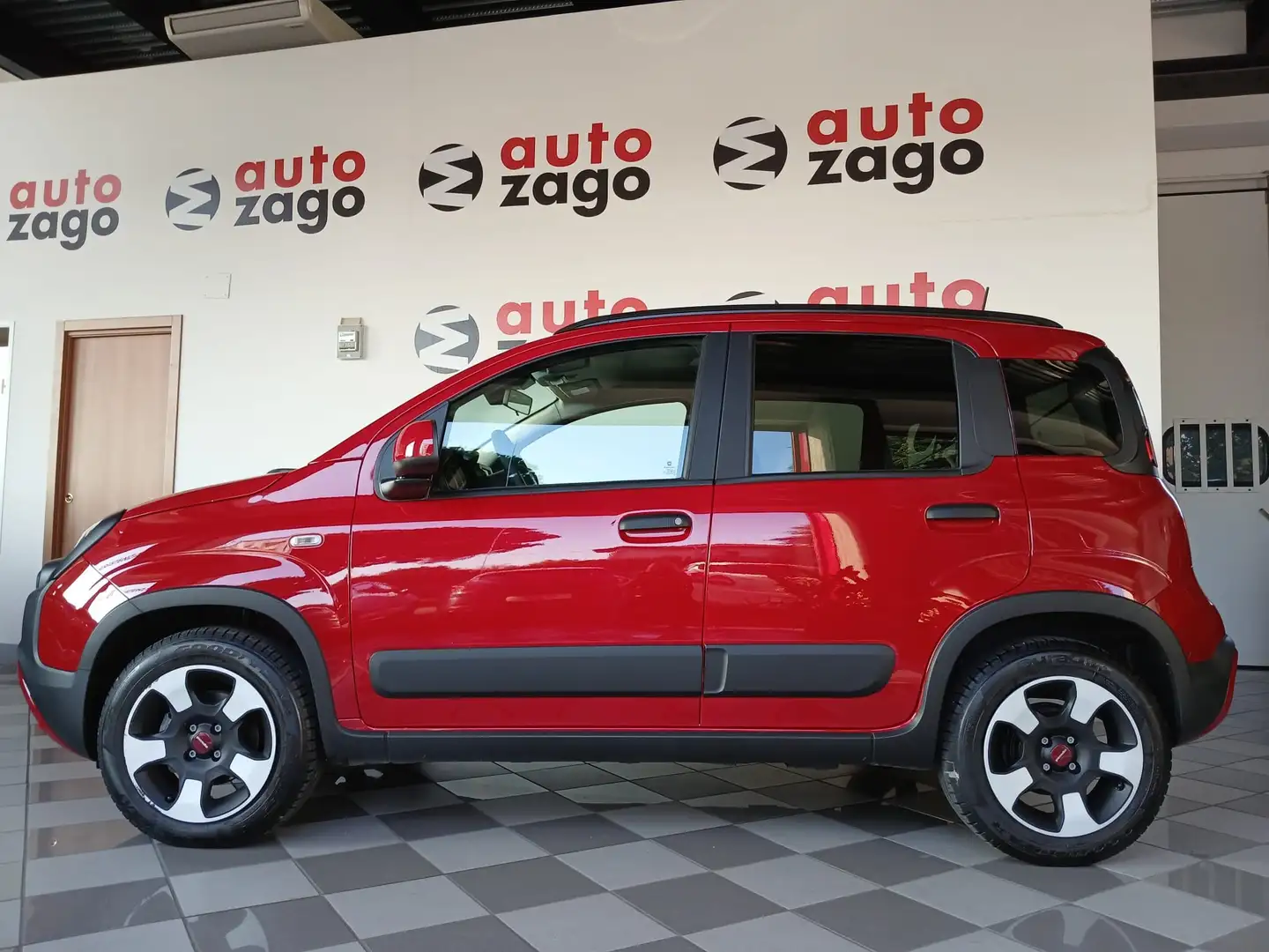 Fiat Panda 1.0 Firefly Hybrid Cross S&Stop Rouge - 2