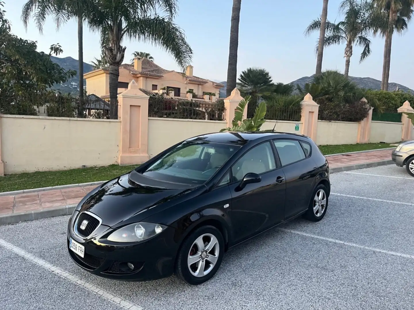 SEAT Leon 2.0TDI Sport Negro - 1