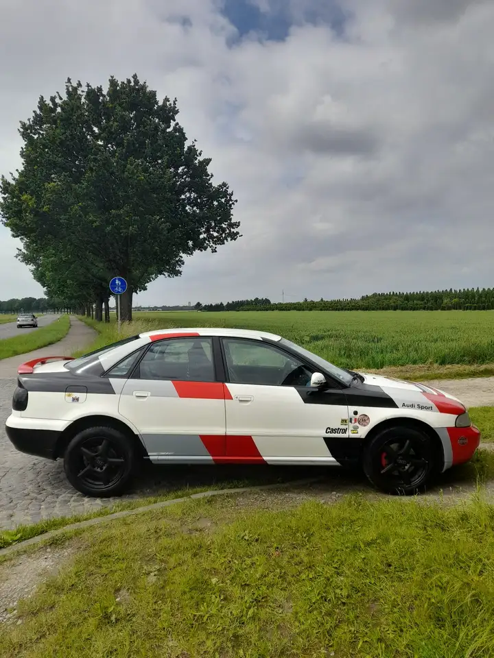 Audi A4 2.6 quattro, foto 2
