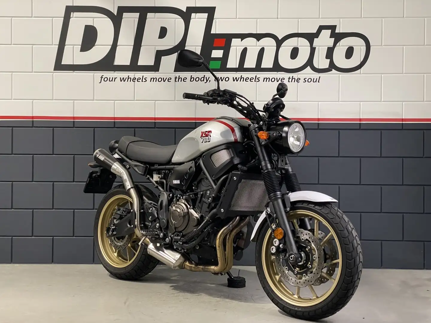 Yamaha XSR 700 XTRIBUTE Gris - 1
