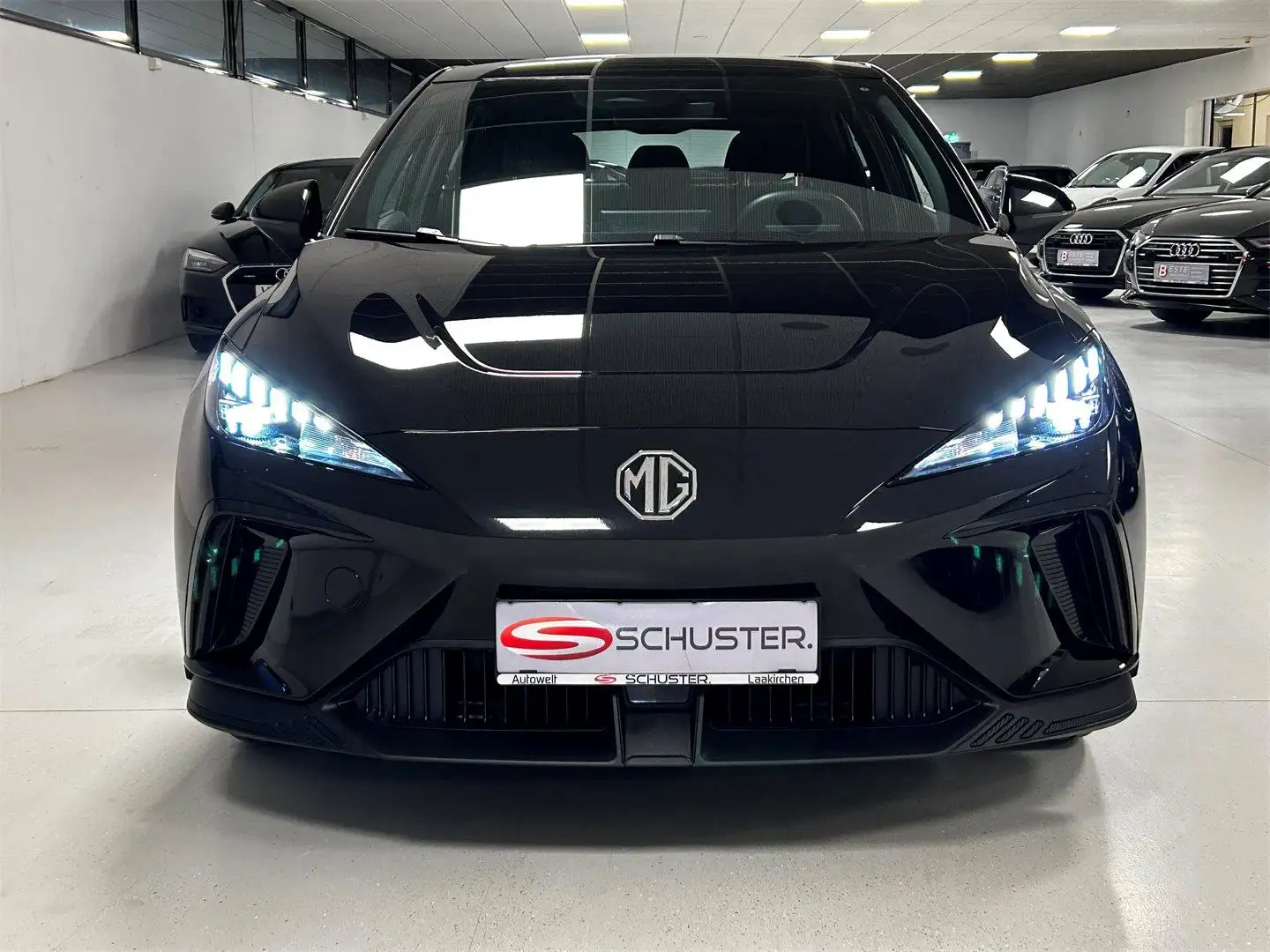 MG MG4 EV 51 kWh Standard Schwarz - 2