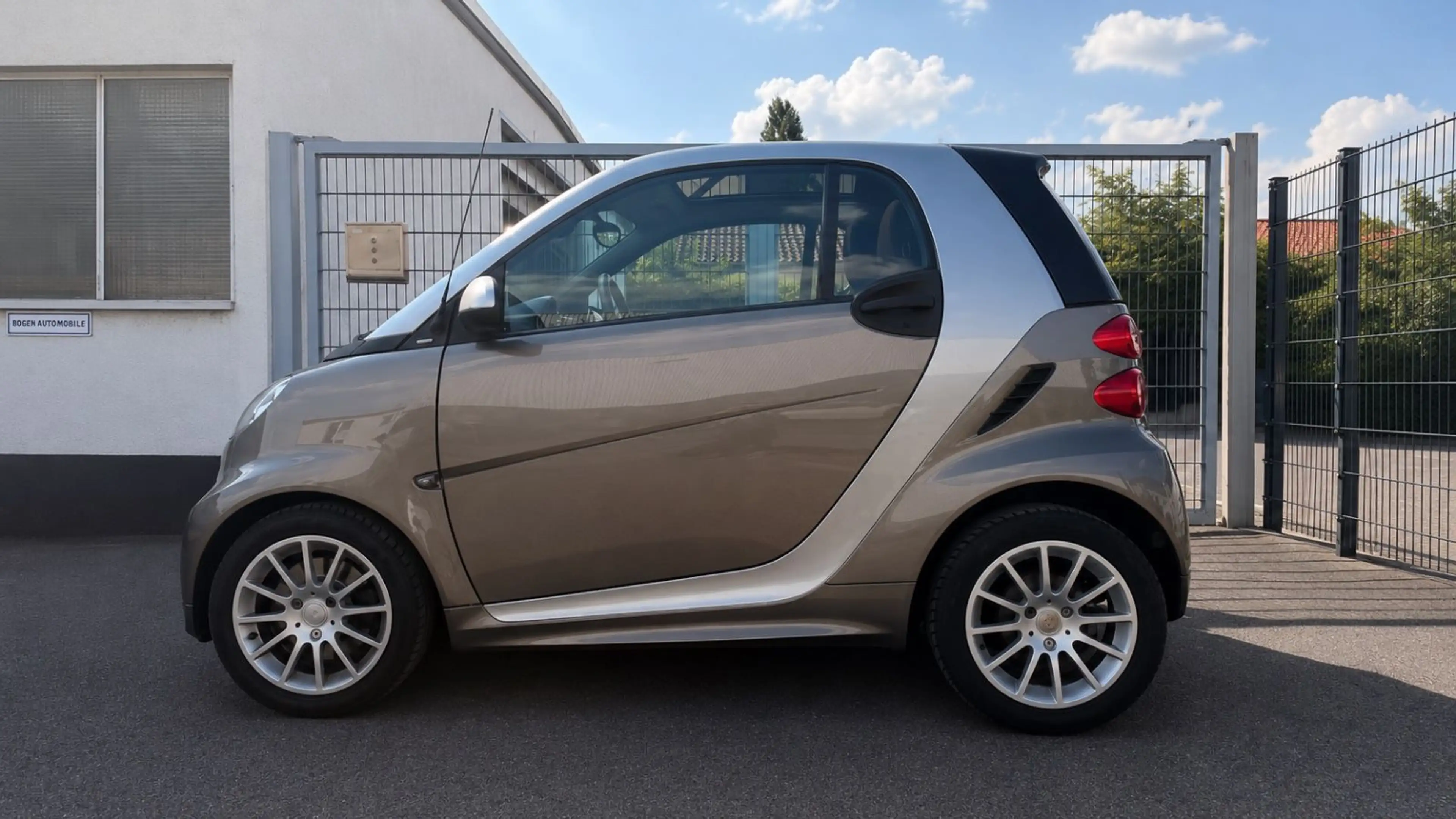 smart forTwo SERVO PANO CARPLAY SHZ KLIMA REGENSNSR — photo 4