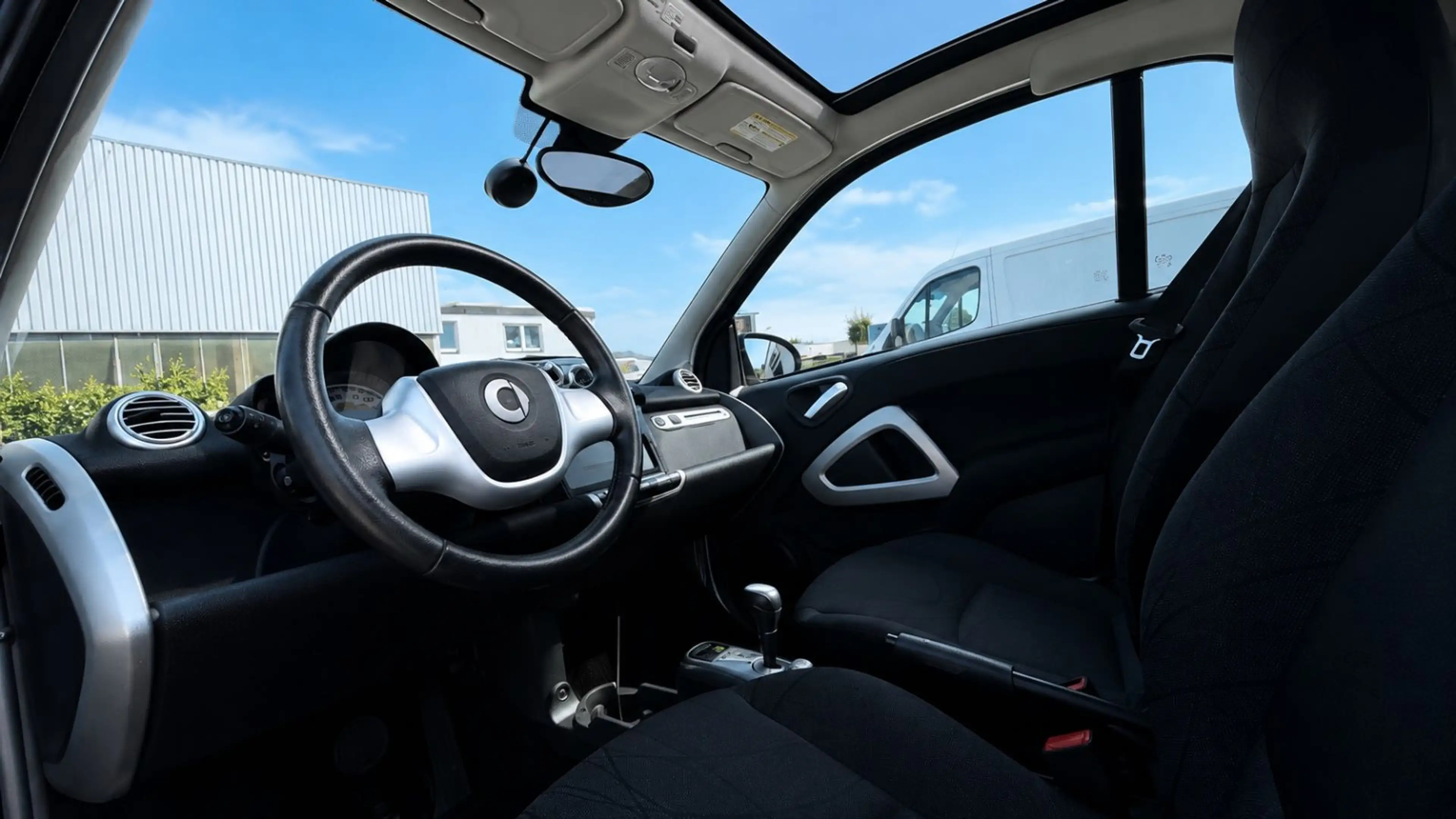 smart forTwo SERVO PANO CARPLAY SHZ KLIMA REGENSNSR — photo 15