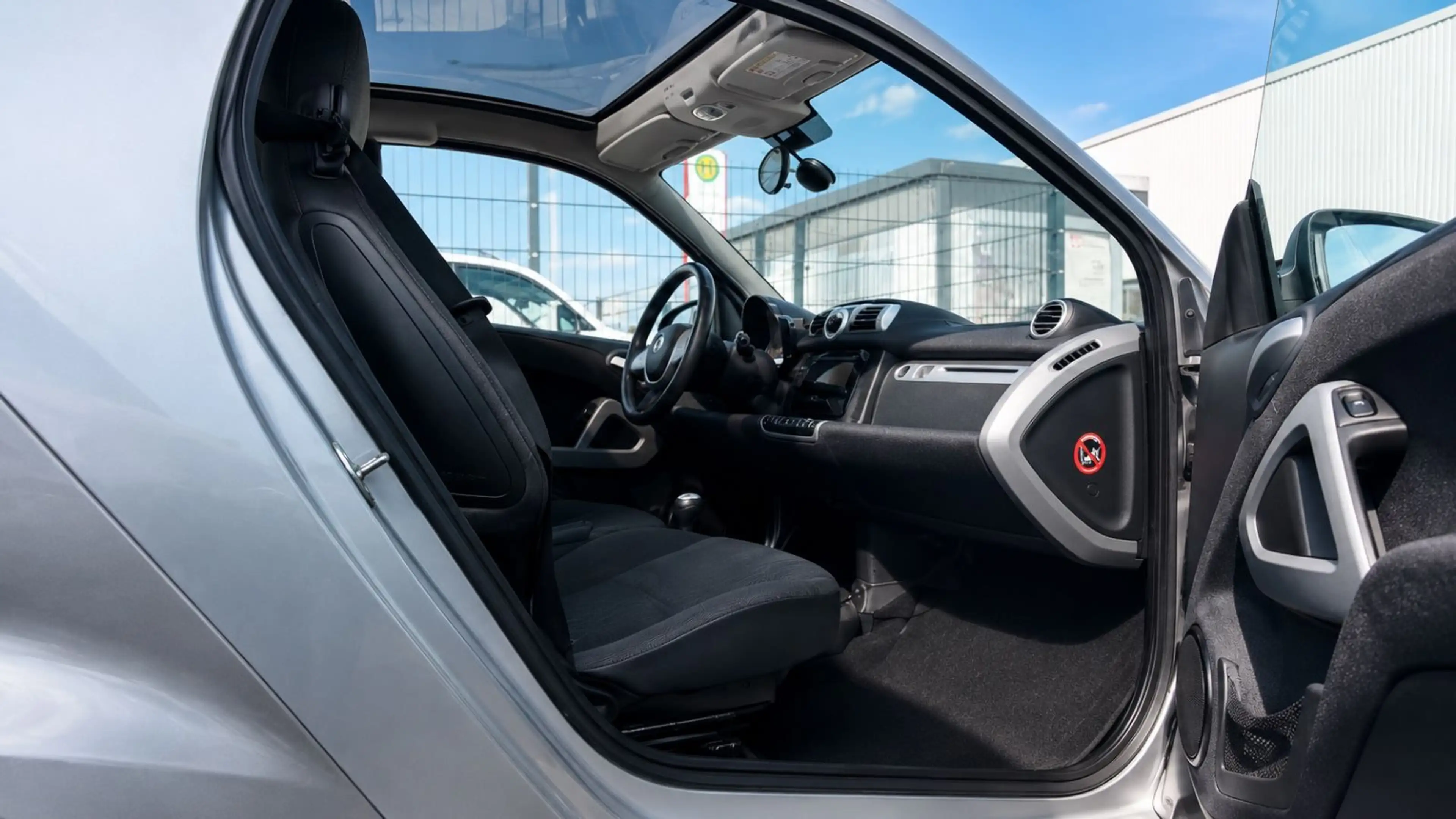 smart forTwo SERVO PANO CARPLAY SHZ KLIMA REGENSNSR — photo 13