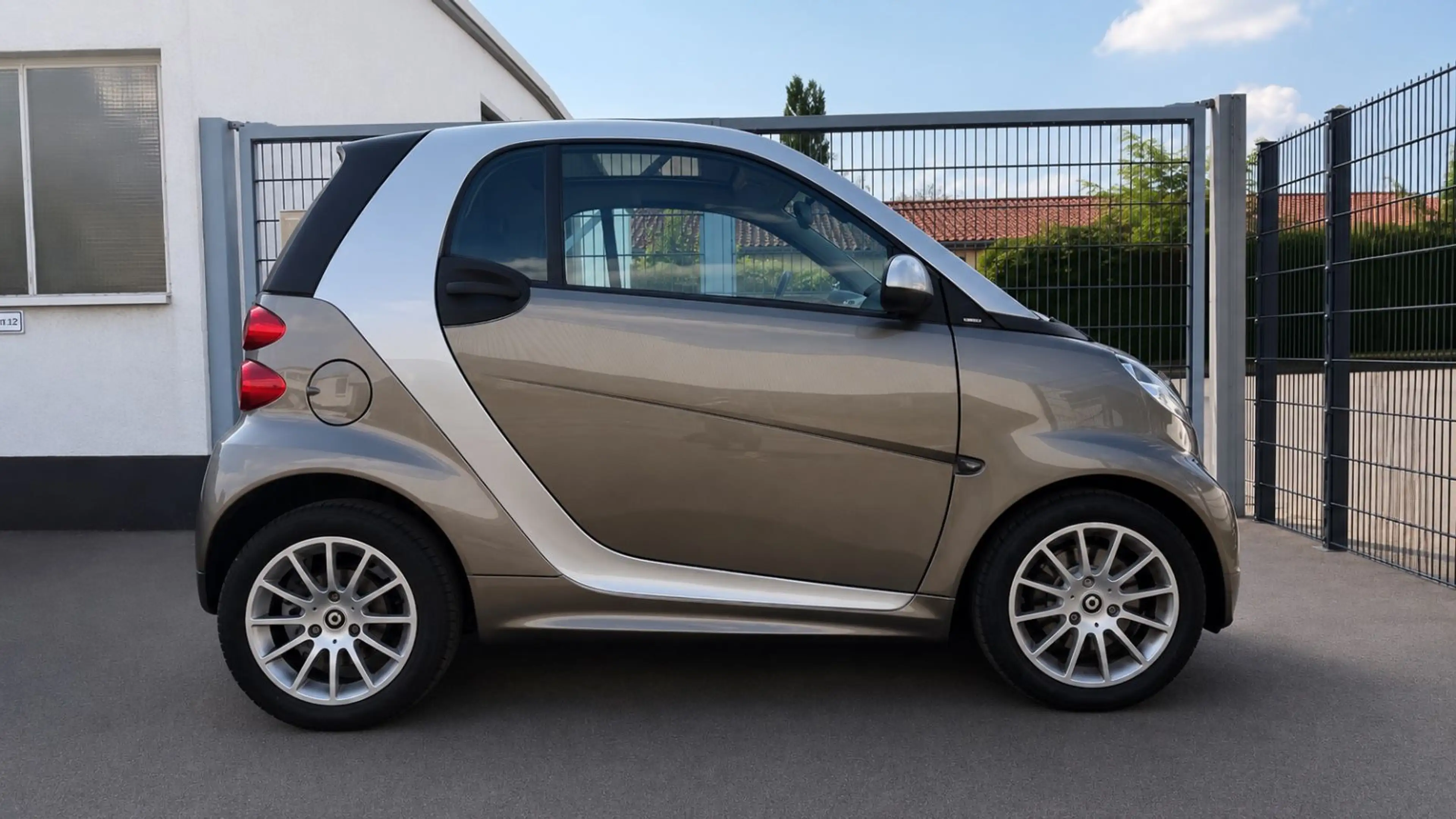 smart forTwo SERVO PANO CARPLAY SHZ KLIMA REGENSNSR — photo 5