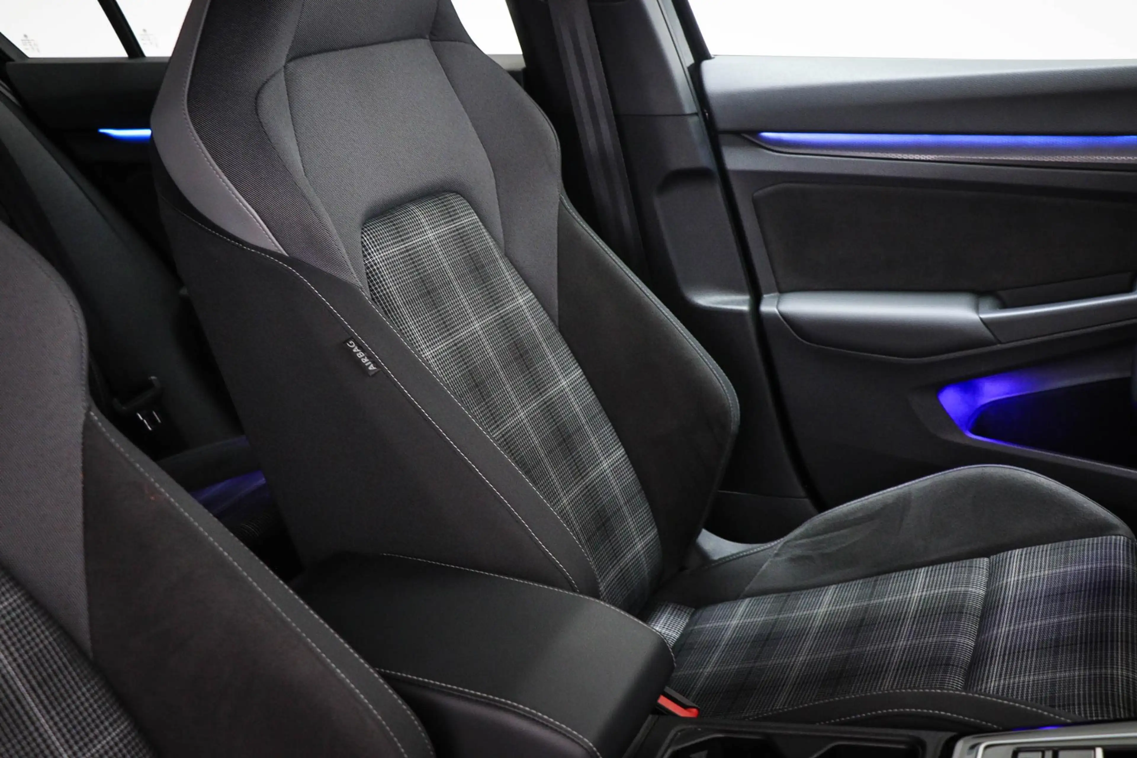 Volkswagen Golf GTD 2.0 TDI | IQ LIGHT | STUURVERWARMING | DAB | DRAAD — photo 8