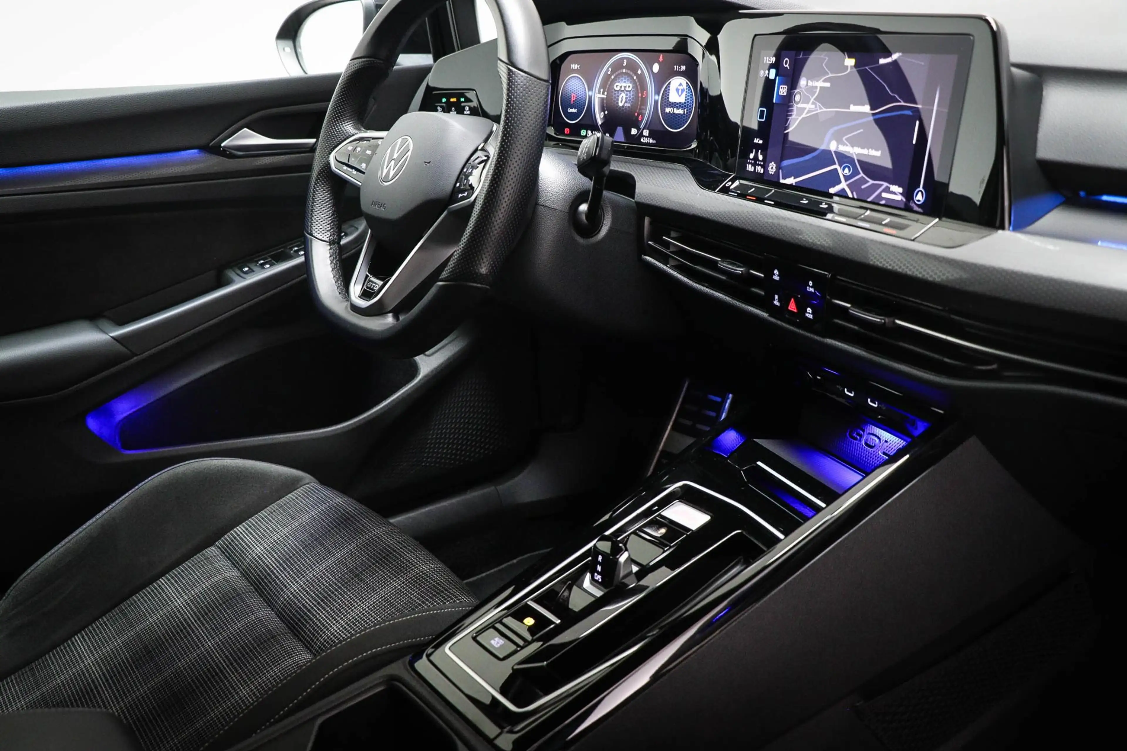Volkswagen Golf GTD 2.0 TDI | IQ LIGHT | STUURVERWARMING | DAB | DRAAD — photo 3