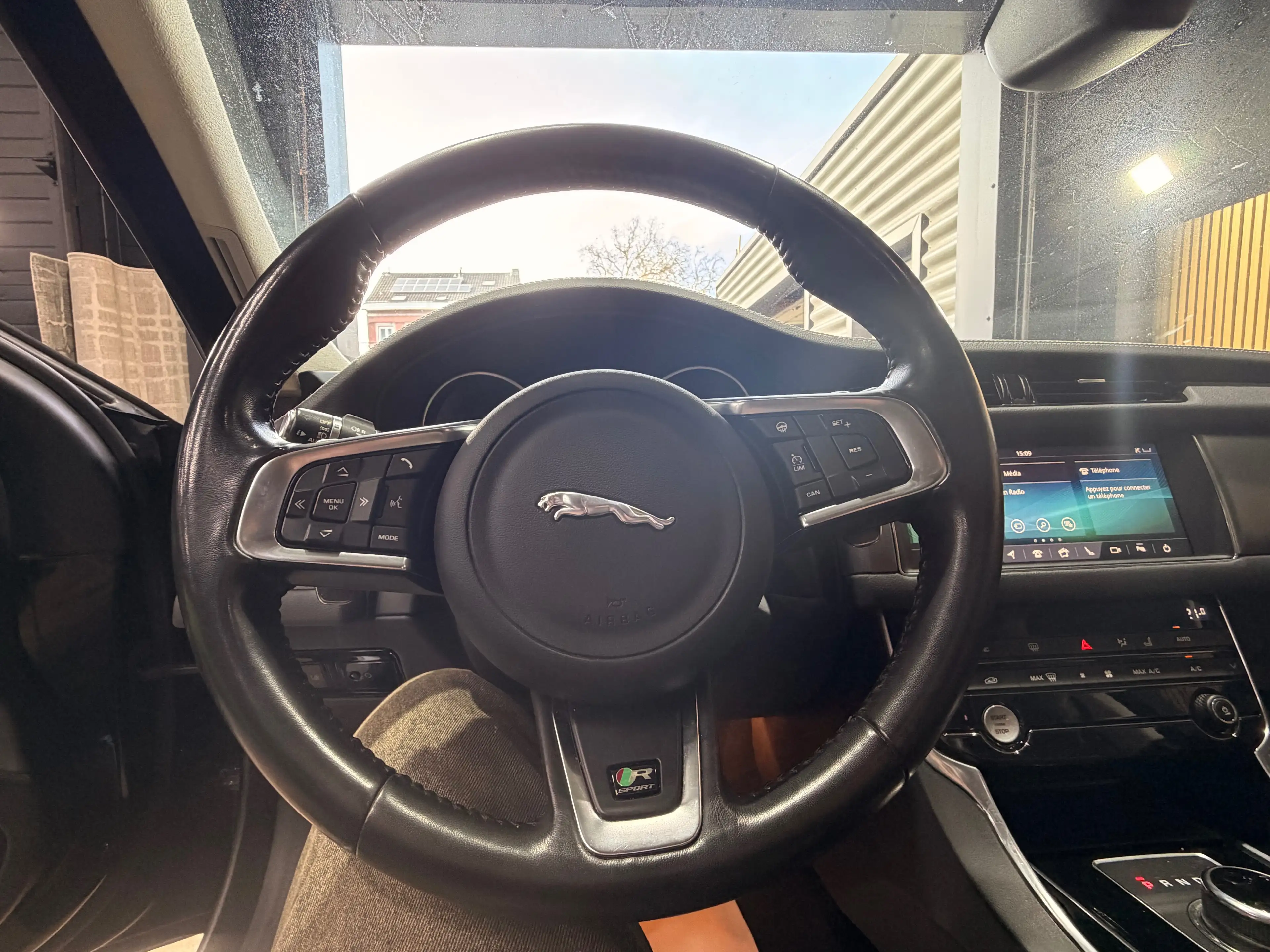 Jaguar XF 2.0 D E-Performance R-Sport * GAR 12 M * — photo 14