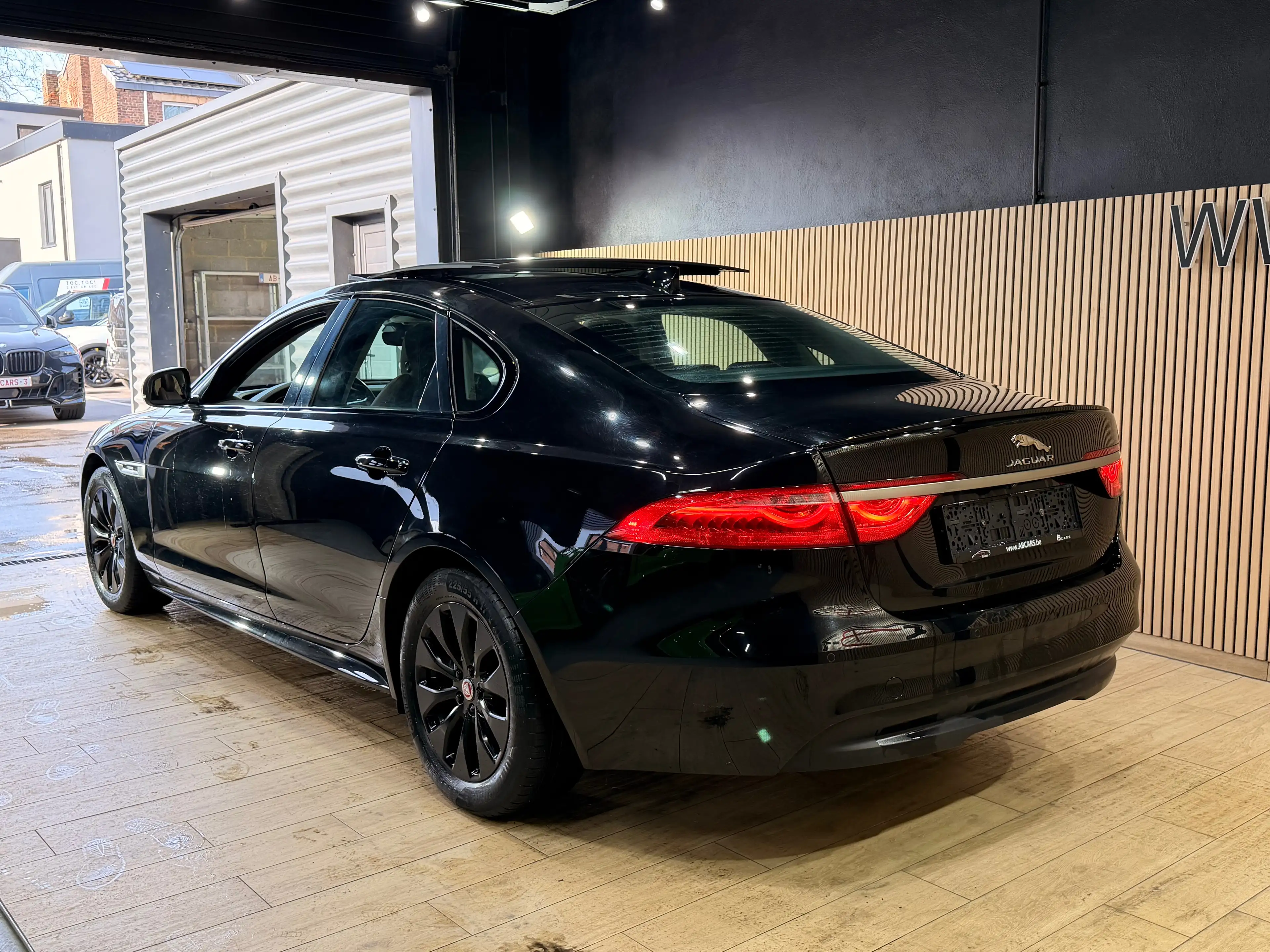 Jaguar XF 2.0 D E-Performance R-Sport * GAR 12 M * — photo 8