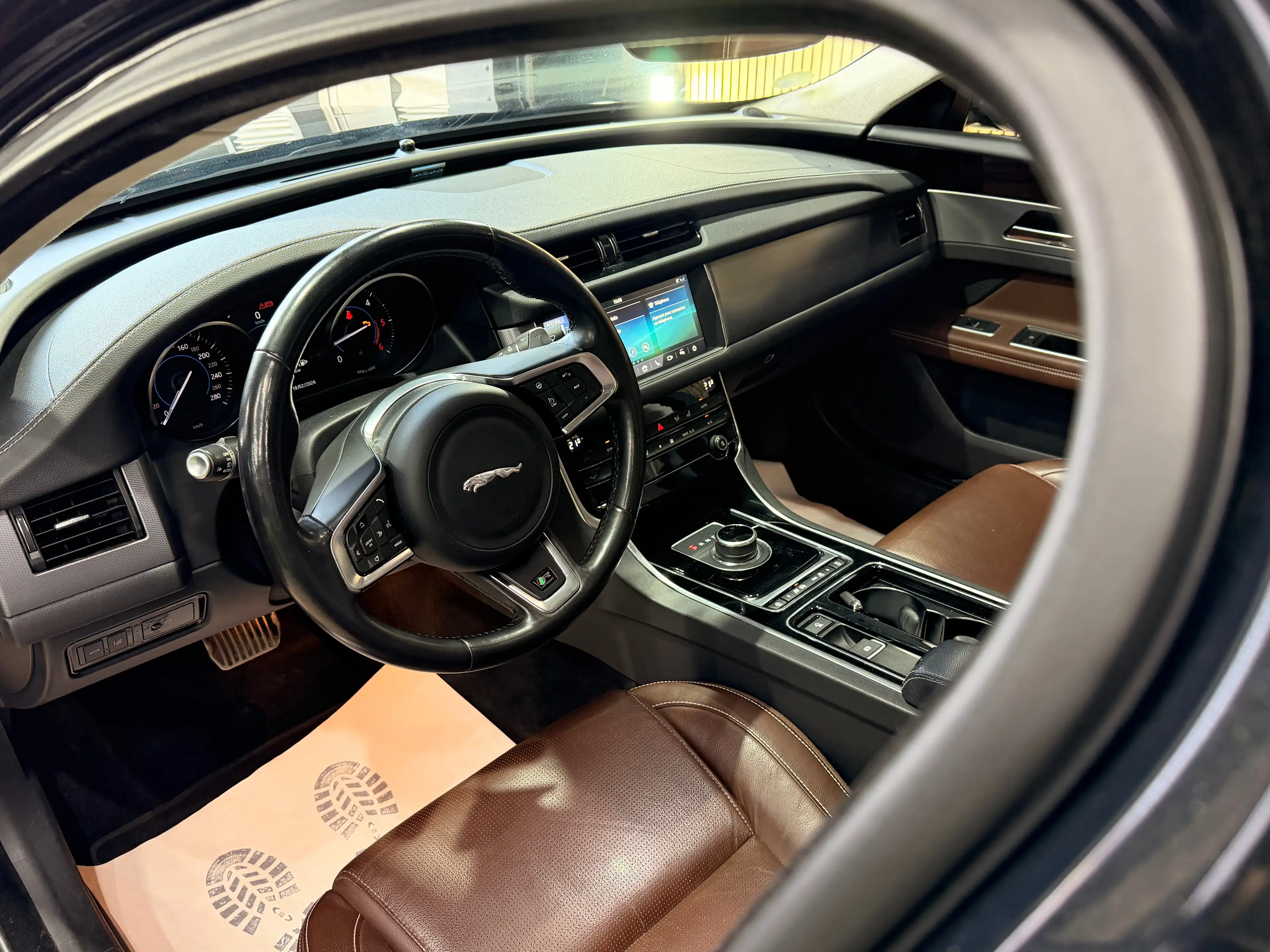 Jaguar XF 2.0 D E-Performance R-Sport * GAR 12 M * — photo 13