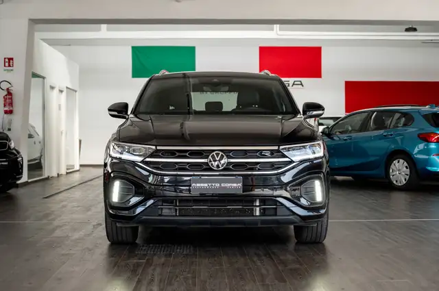 Volkswagen T-Roc view 2