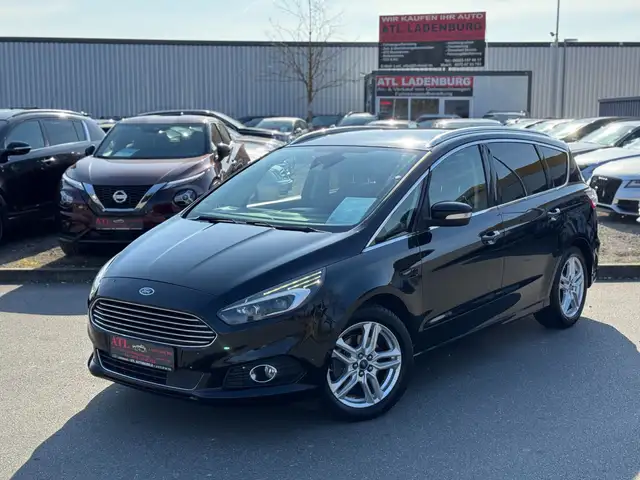 Ford S-Max Titanium