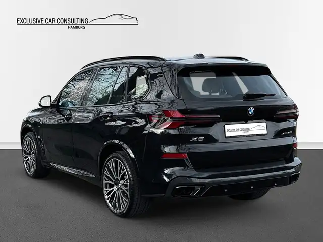 BMW X5 view 4