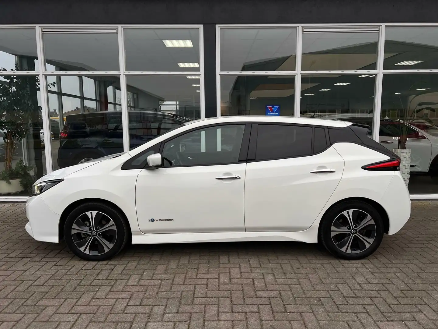 Nissan Leaf N-Connecta 40 kWh|Stoel/stuurverwarming|Navi|Rondo Blanco - 2
