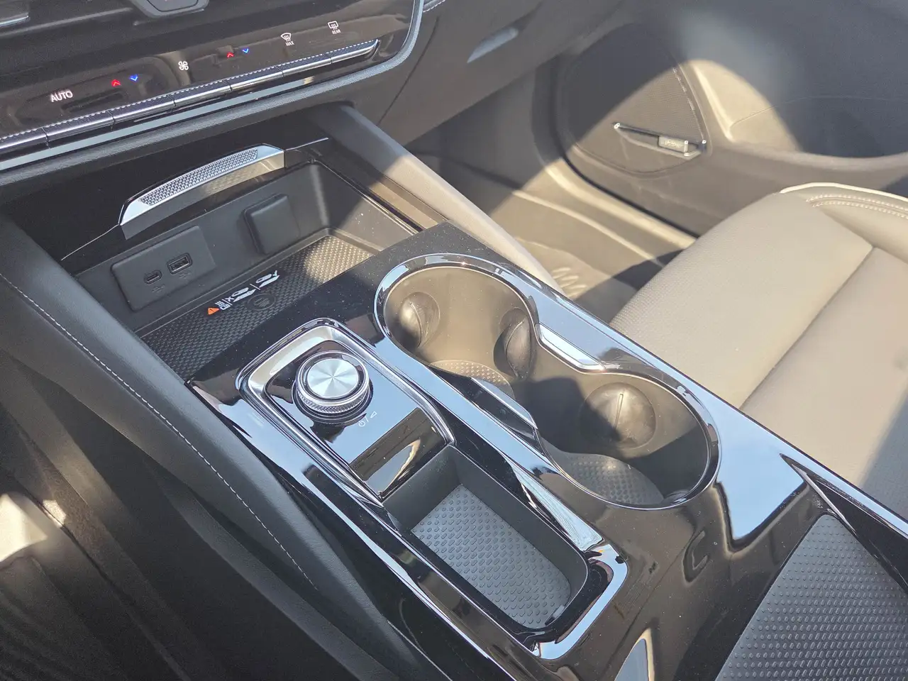 Buick Envision снимка Buick Envision
