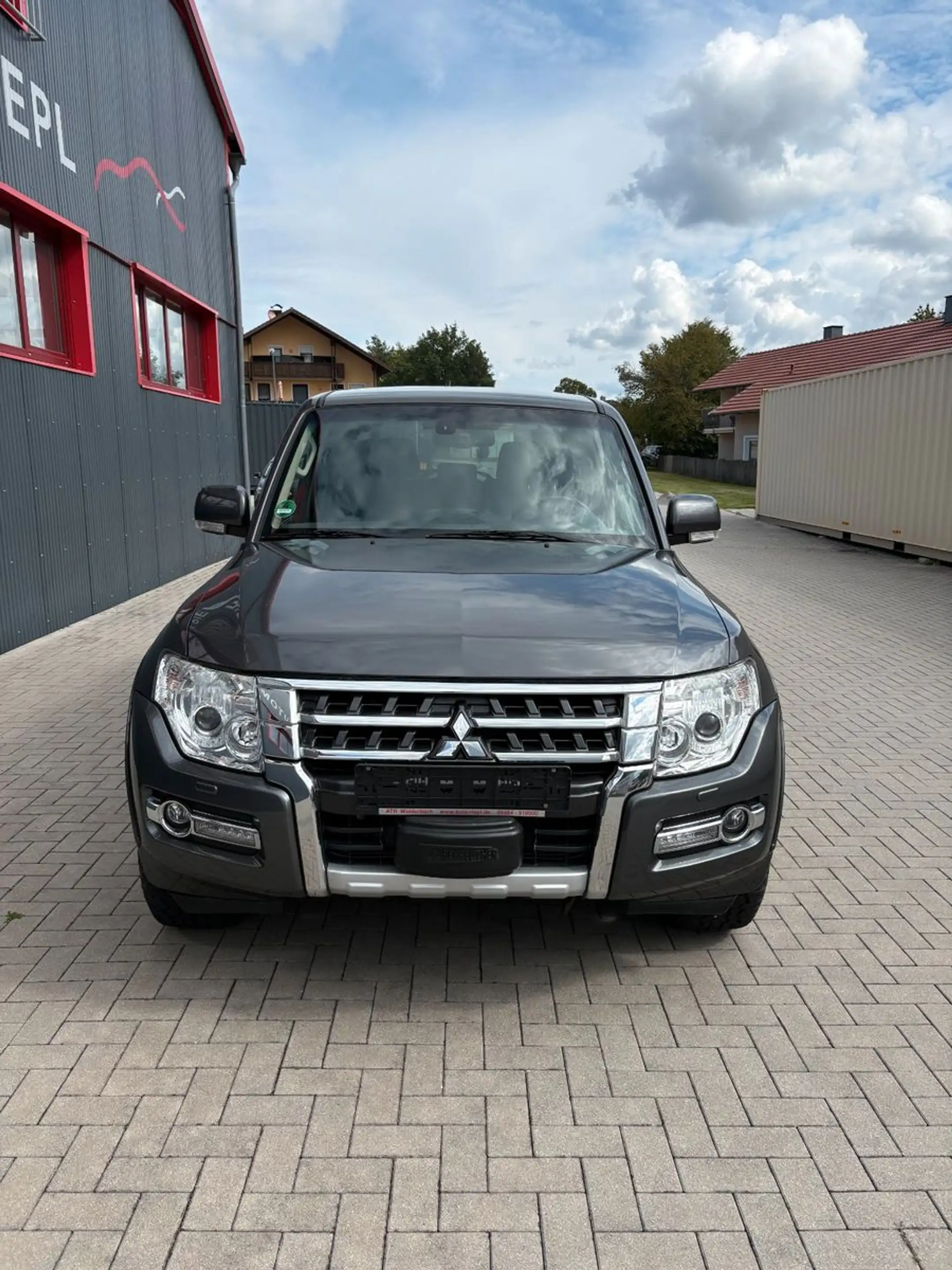 Mitsubishi Pajero 3.2 DI-D SUV-Star *AHK*SH*FSW* — photo 2