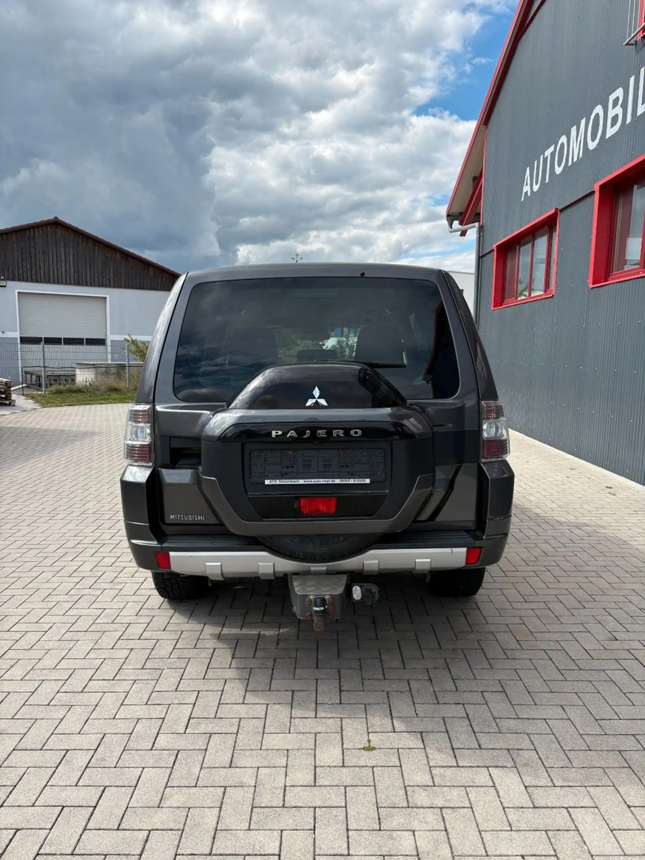 Mitsubishi Pajero 3.2 DI-D SUV-Star *AHK*SH*FSW* — photo 5