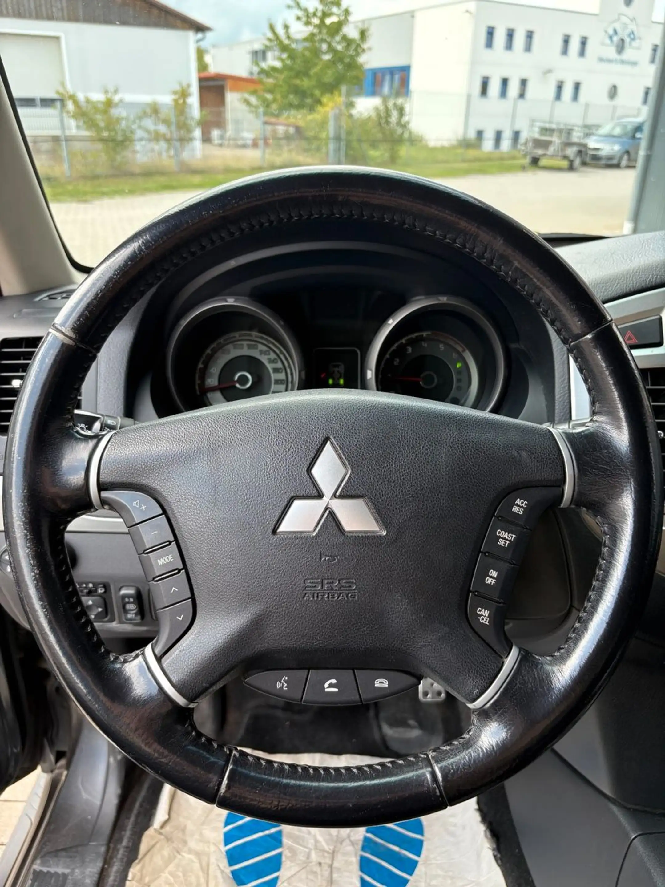 Mitsubishi Pajero 3.2 DI-D SUV-Star *AHK*SH*FSW* — photo 13