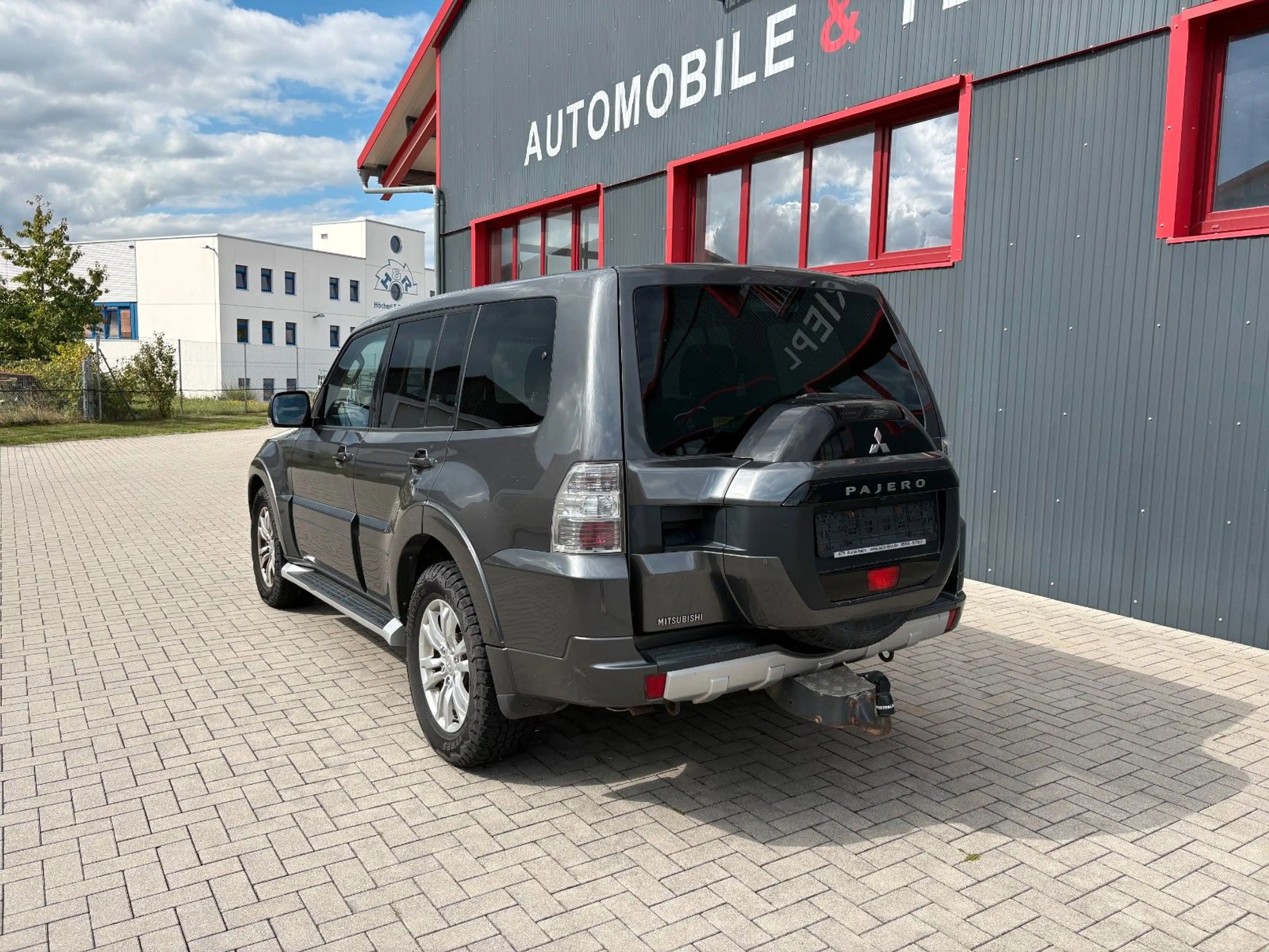 Mitsubishi Pajero 3.2 DI-D SUV-Star *AHK*SH*FSW* — photo 6