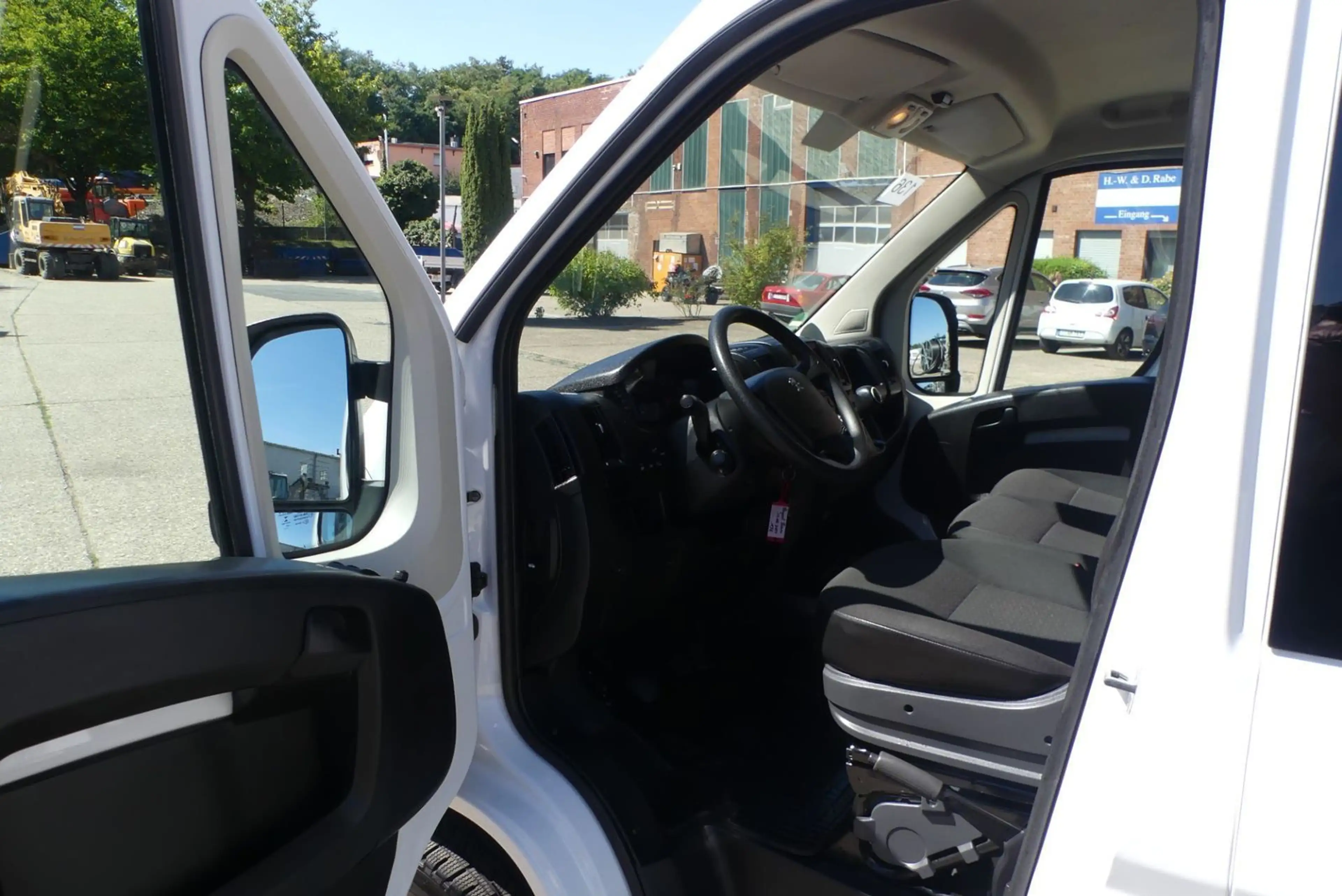 Peugeot Boxer 2.2 Maxi L3 Mixto*7Sitz*Temp*Klim*Kam*Navi — photo 12