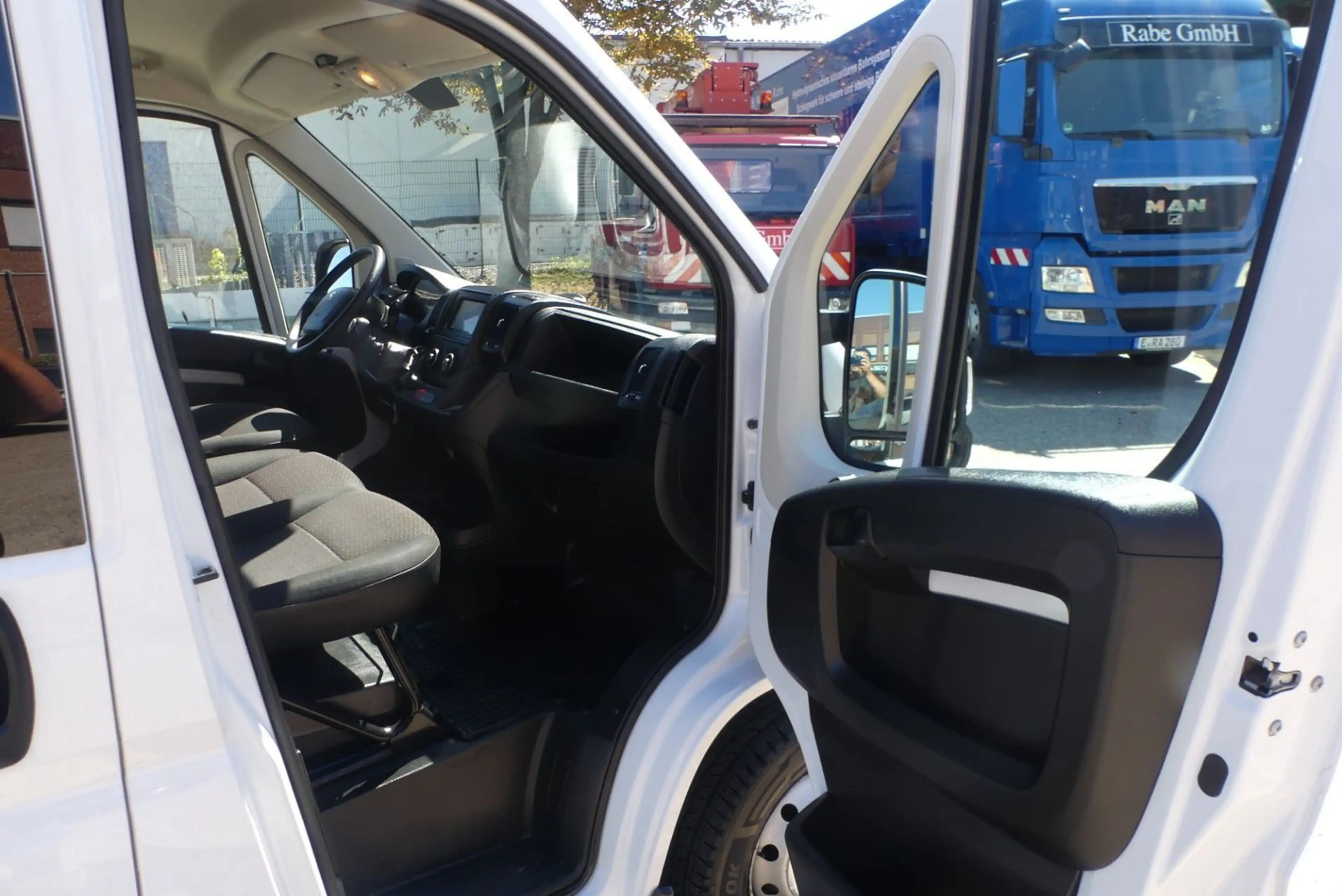 Peugeot Boxer 2.2 Maxi L3 Mixto*7Sitz*Temp*Klim*Kam*Navi — photo 15