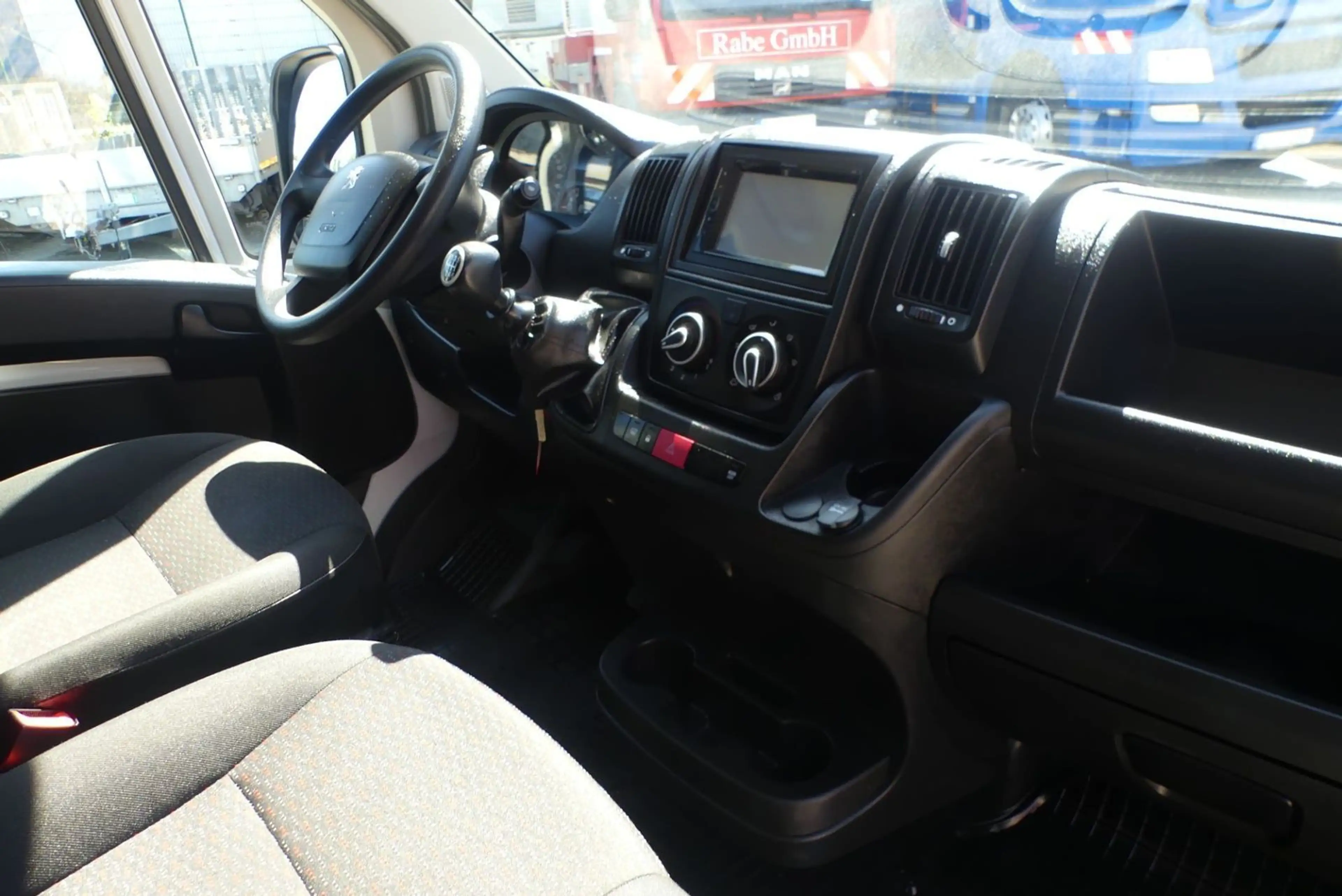 Peugeot Boxer 2.2 Maxi L3 Mixto*7Sitz*Temp*Klim*Kam*Navi — photo 14