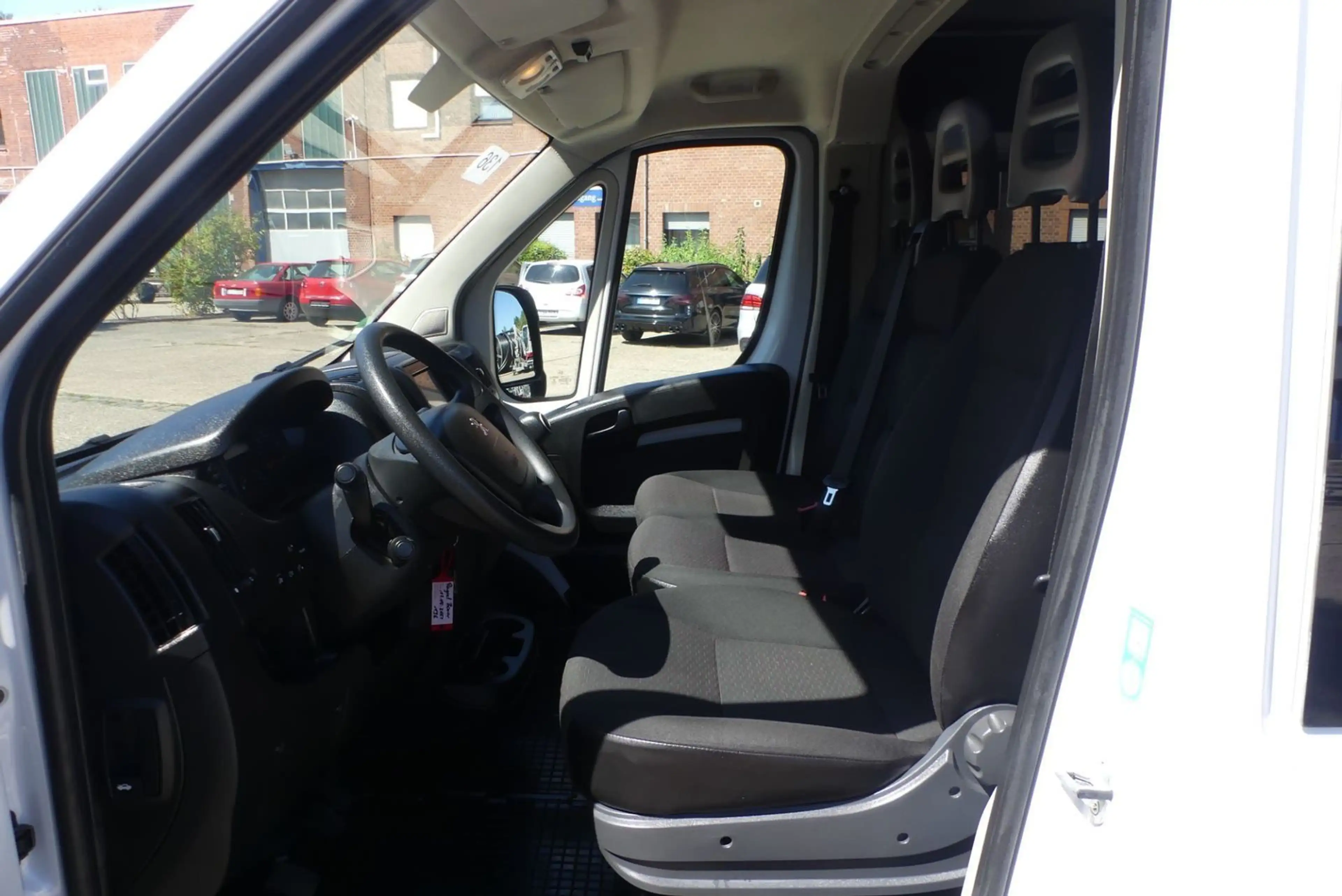 Peugeot Boxer 2.2 Maxi L3 Mixto*7Sitz*Temp*Klim*Kam*Navi — photo 13