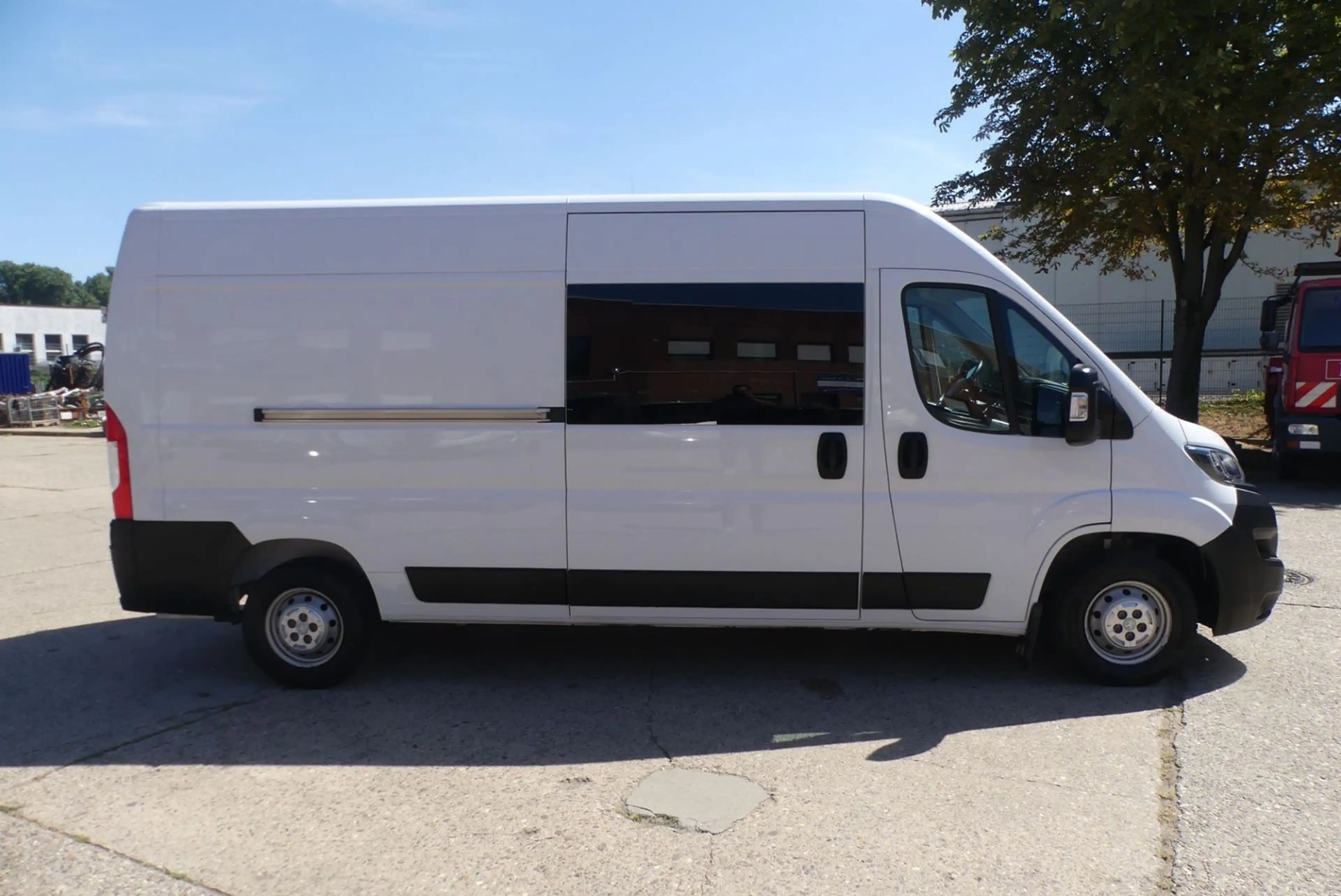 Peugeot Boxer 2.2 Maxi L3 Mixto*7Sitz*Temp*Klim*Kam*Navi — photo 4