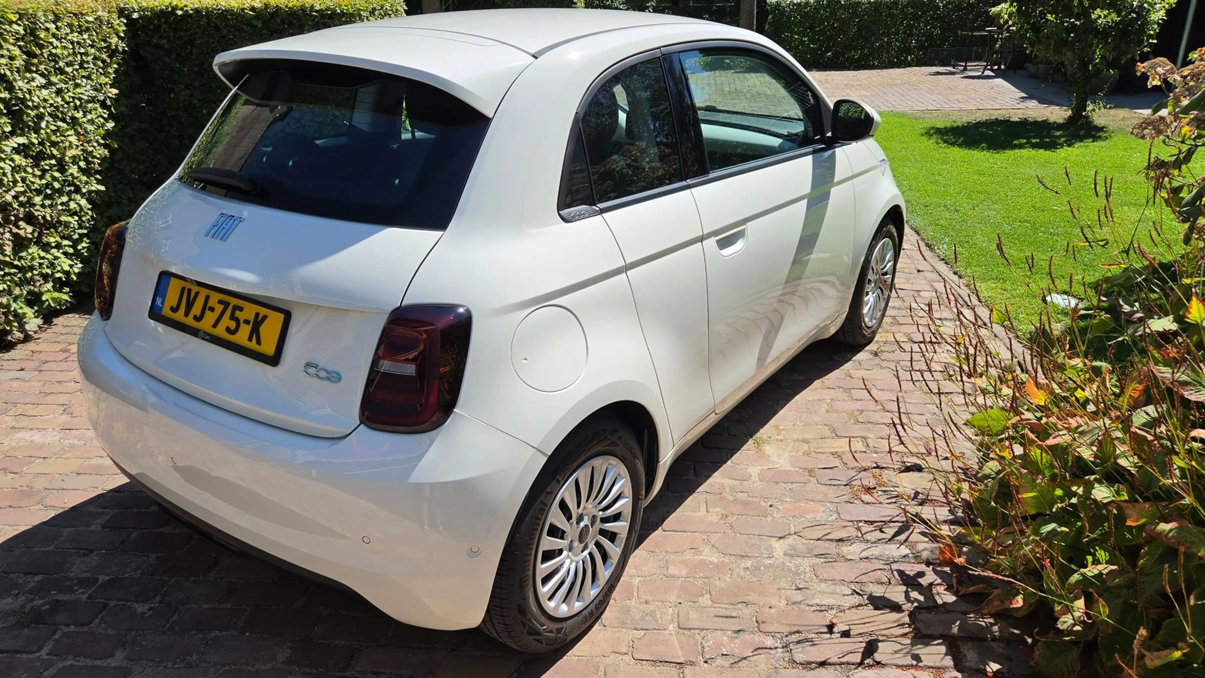 Fiat 500e 3+1 La Prima 42 kWh | 2024 | 950km | JBL | Camera — photo 6