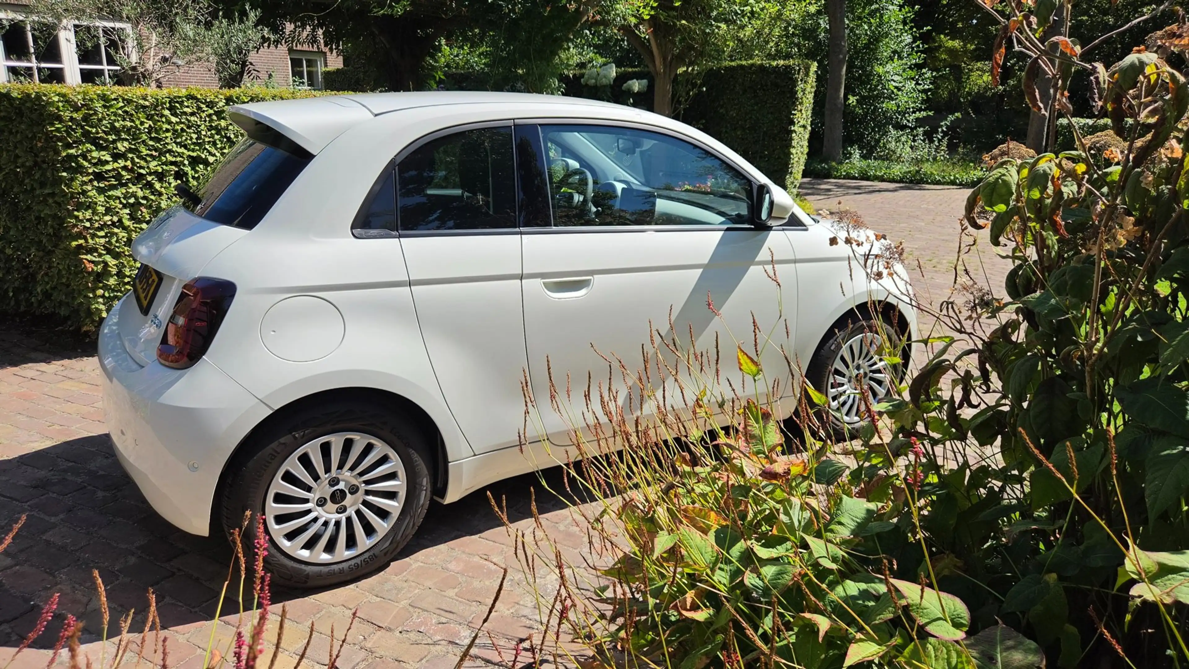 Fiat 500e 3+1 La Prima 42 kWh | 2024 | 950km | JBL | Camera — photo 10