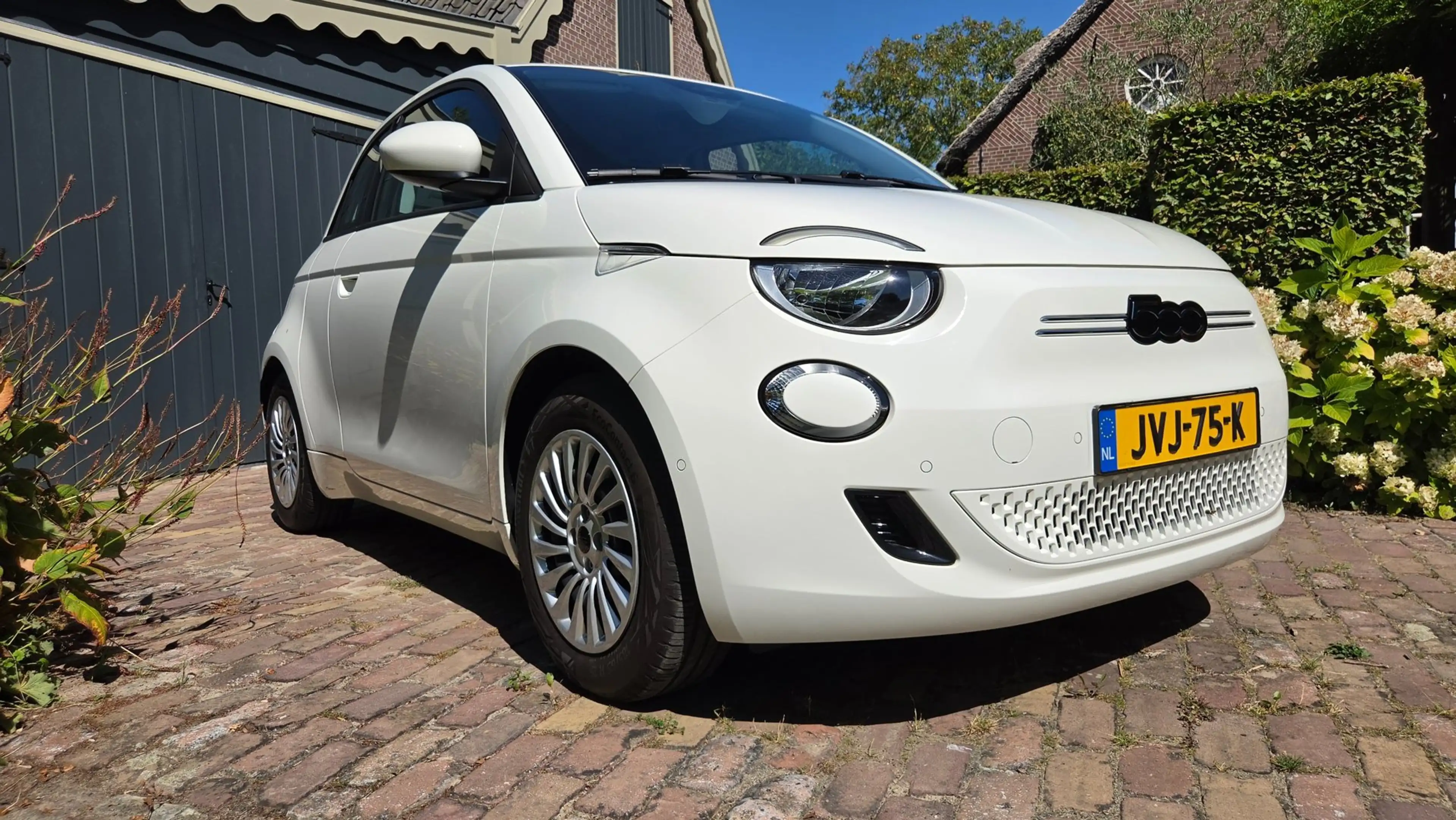 Fiat 500e 3+1 La Prima 42 kWh | 2024 | 950km | JBL | Camera — photo 15