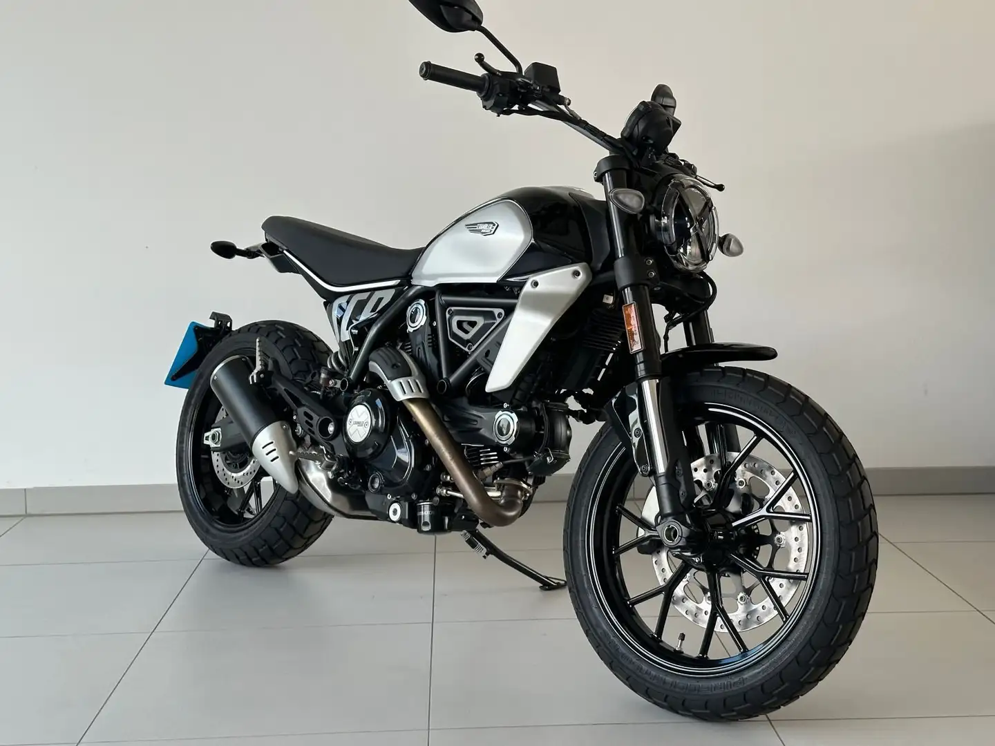 Ducati Scrambler Icon Black - 2