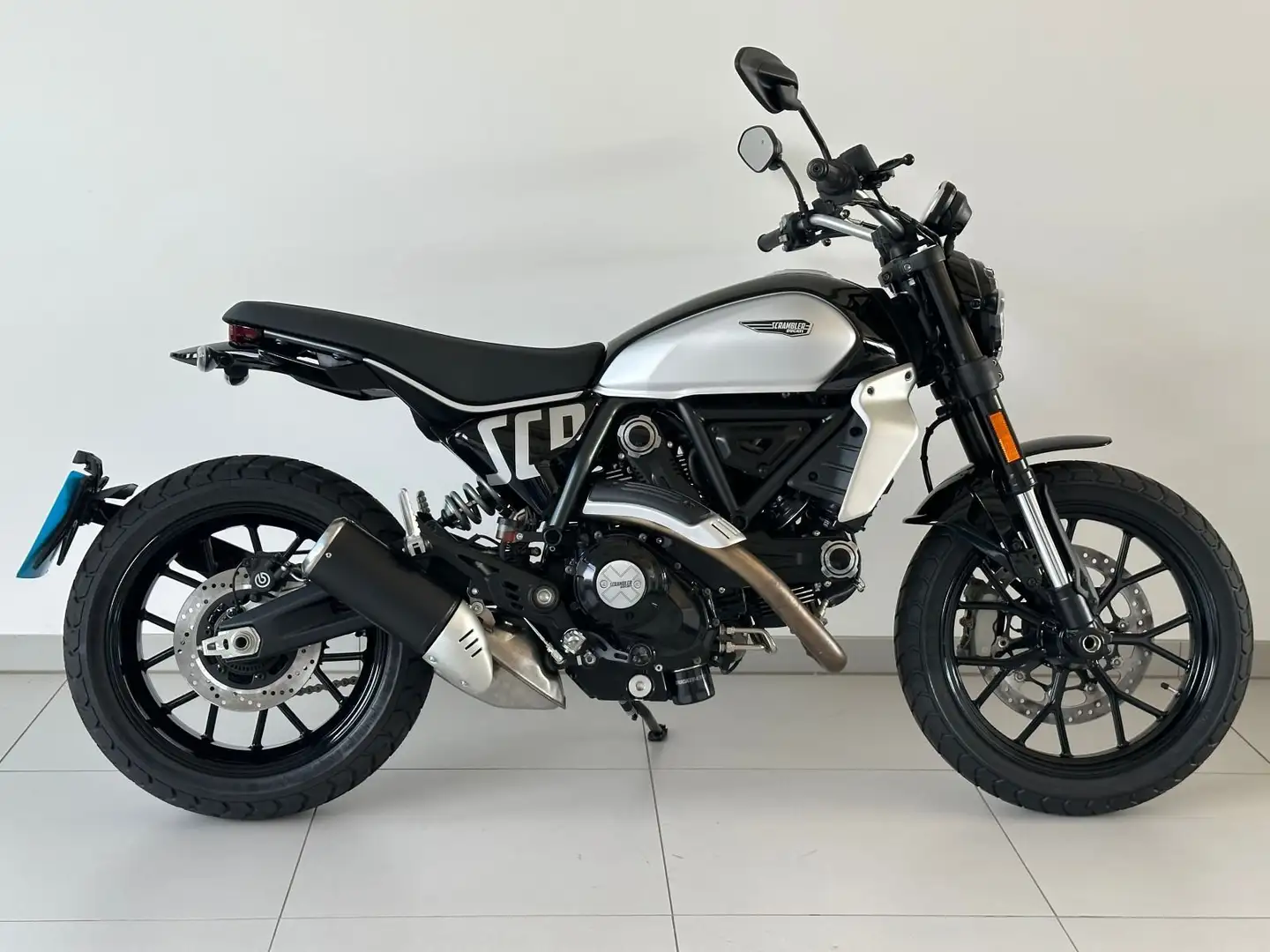 Ducati Scrambler Icon Black - 1