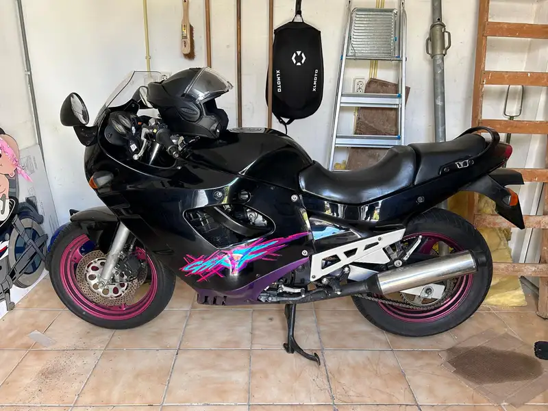 Suzuki GSX 600 - foto 5
